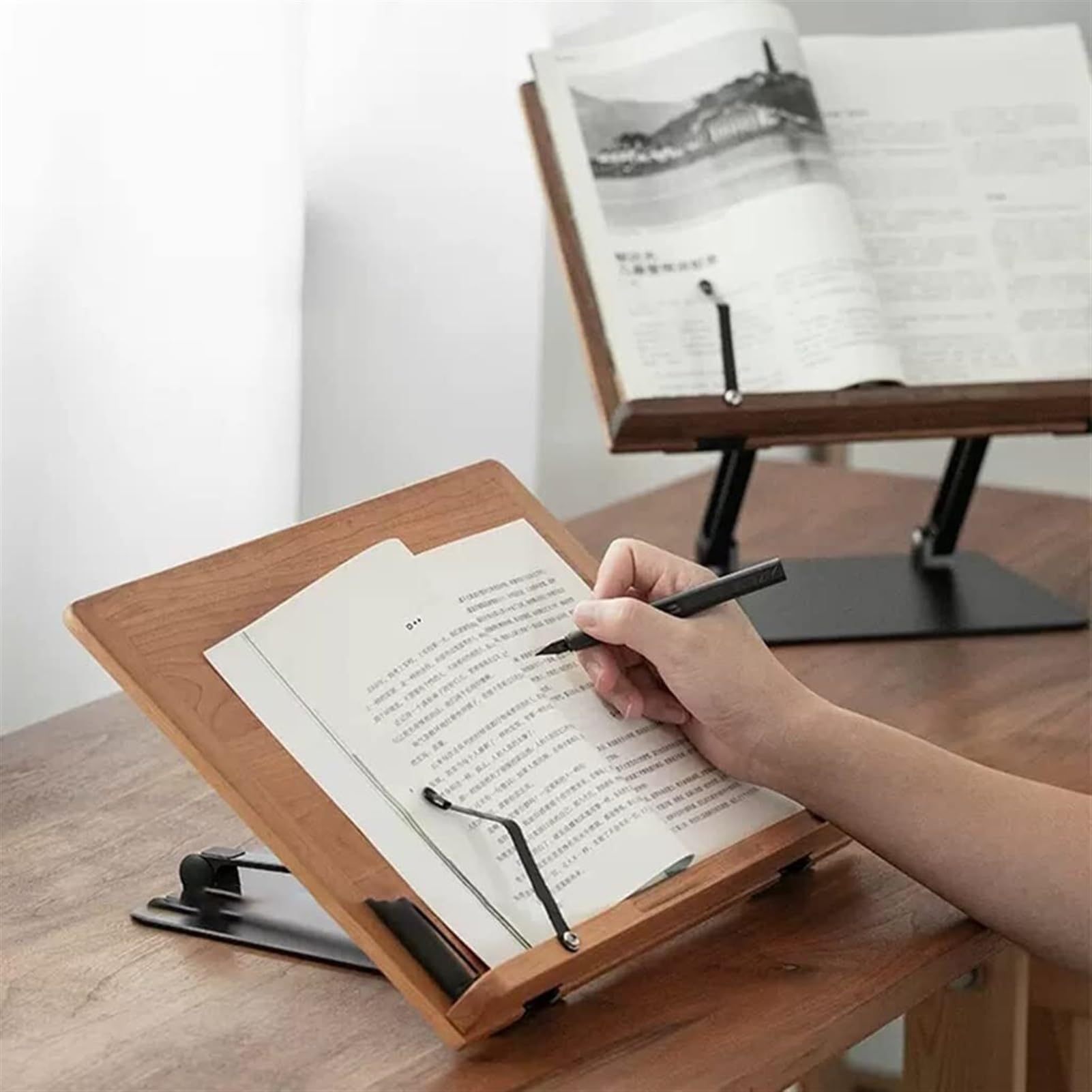 Buchständerhalter – Verstellbarer Buchhalter aus Metall mit Büroklammern, 180° drehbares Design für Kochbücher, Laptops und Schreiben – passend für verschiedene Höhen