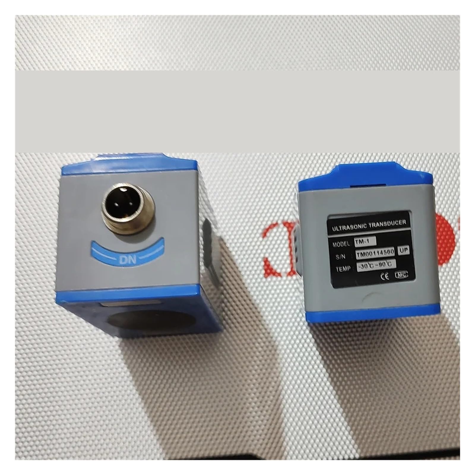 Medidor de flujo de agua ultrasónico digital de mano con sensor de abrazadera RS232, mediciones precisas para un uso fácil y precisión
