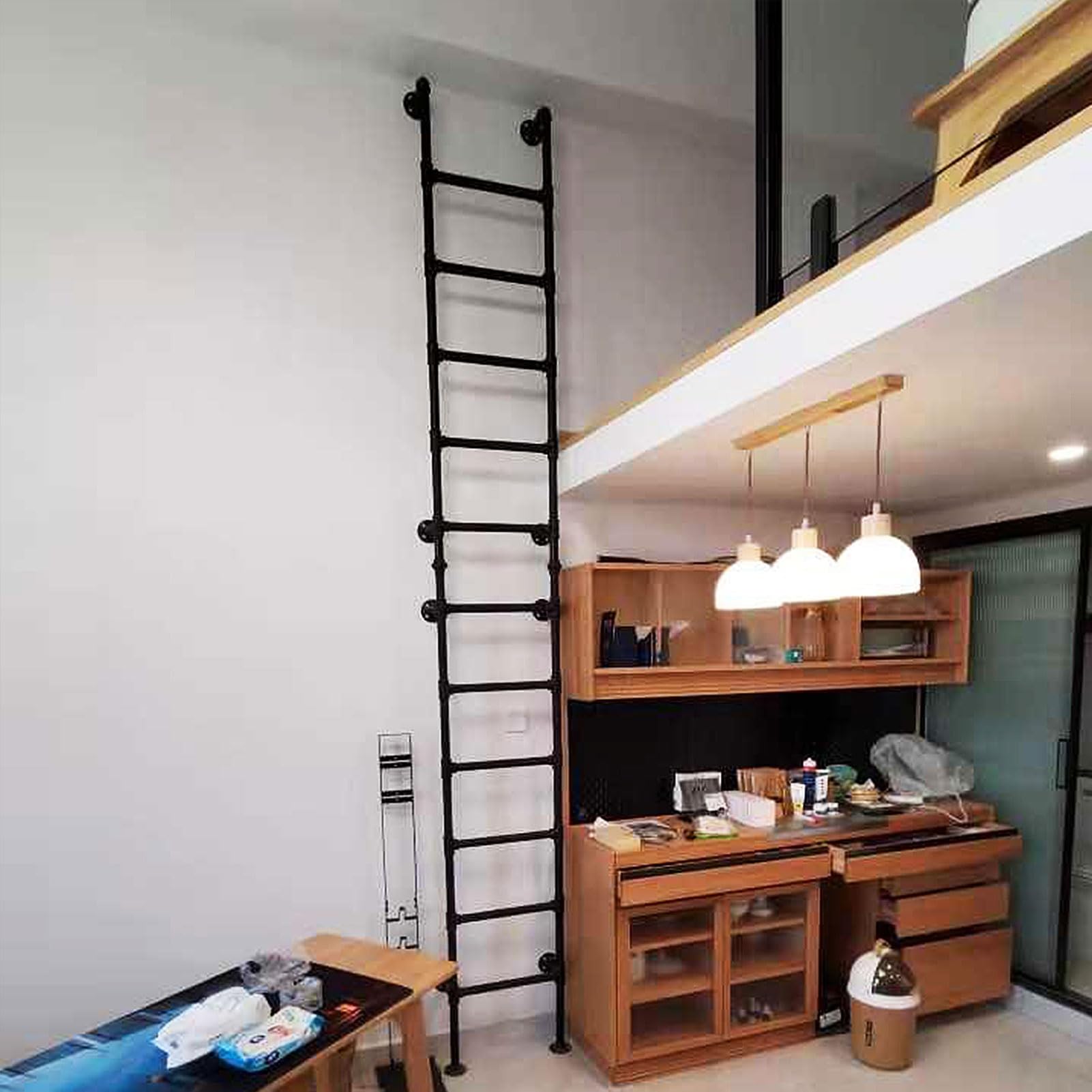 Escabeau en métal à installation facile pour terrasse et maison