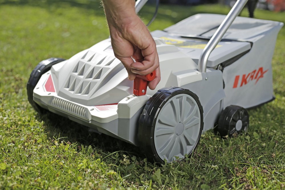 IKRA Aerator i Wertykulator elektryczny IEVL 1532 worek przechwytujący 30l szerokość robocza 32cm głębokość robocza regulowana 1.500W