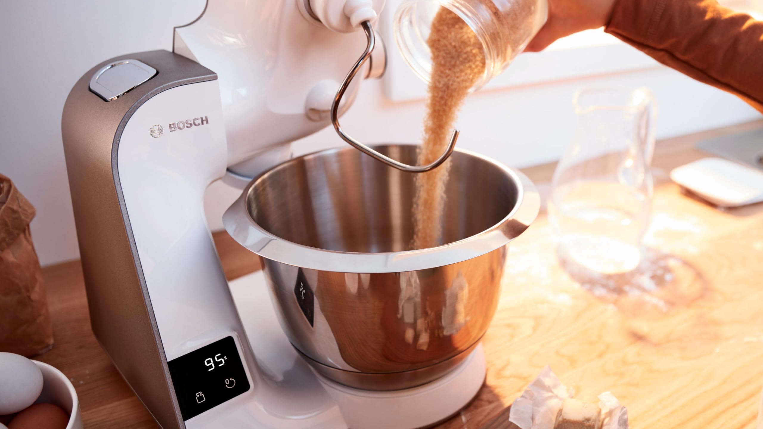 Bosch Serie 4 Planetaria MUM5XW20, 1000W, Ciotola in Acciaio Inox da 3,9 L, 7 Livelli di Velocità, Timer Integrato, Fruste, Gancio, Frullatore e Dischi Vari Inclusi, Lavabili in Lavastoviglie, Bianco