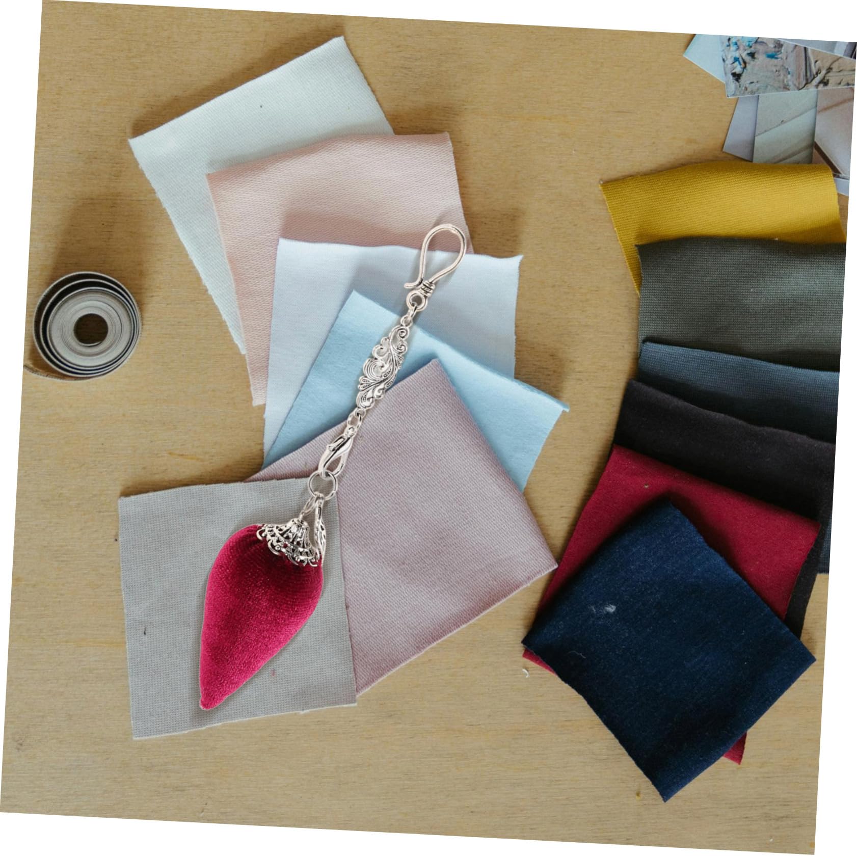 HAPINARY Pendant Pin Sewing Accessory Embroidery Pin Cushion Quilting Pin Holder Unique Sewing Pendant Craft Supply Charms Sewing Pin Storage Tool Cute Craft Storage Pin Cushion Pendant