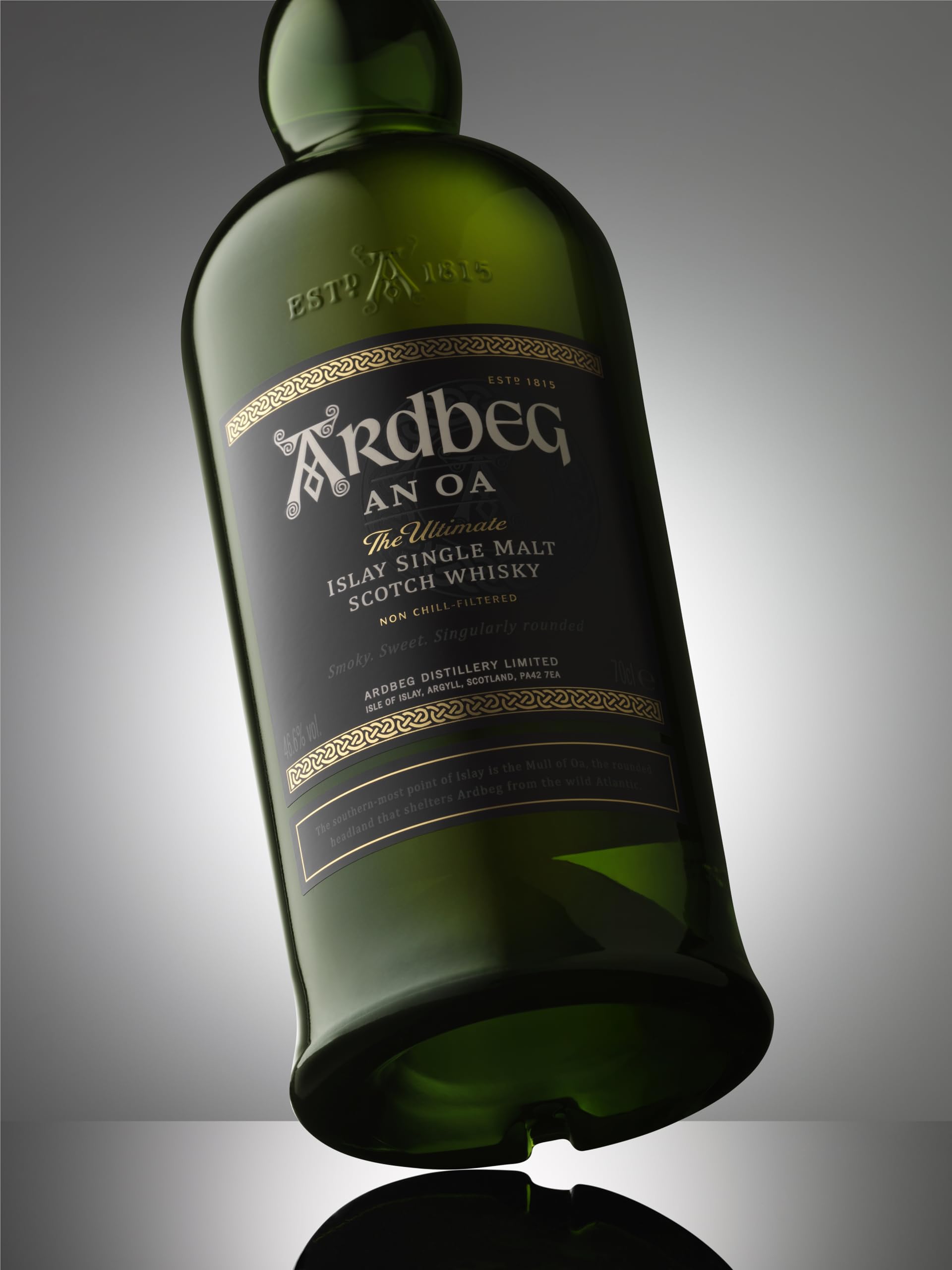 Ardbeg An Oa Whisky Single Malt 70cl 46,6% étui | Whisky single malt 46,6%. Vieilli dans différents fûts. Profil intense et fumé.