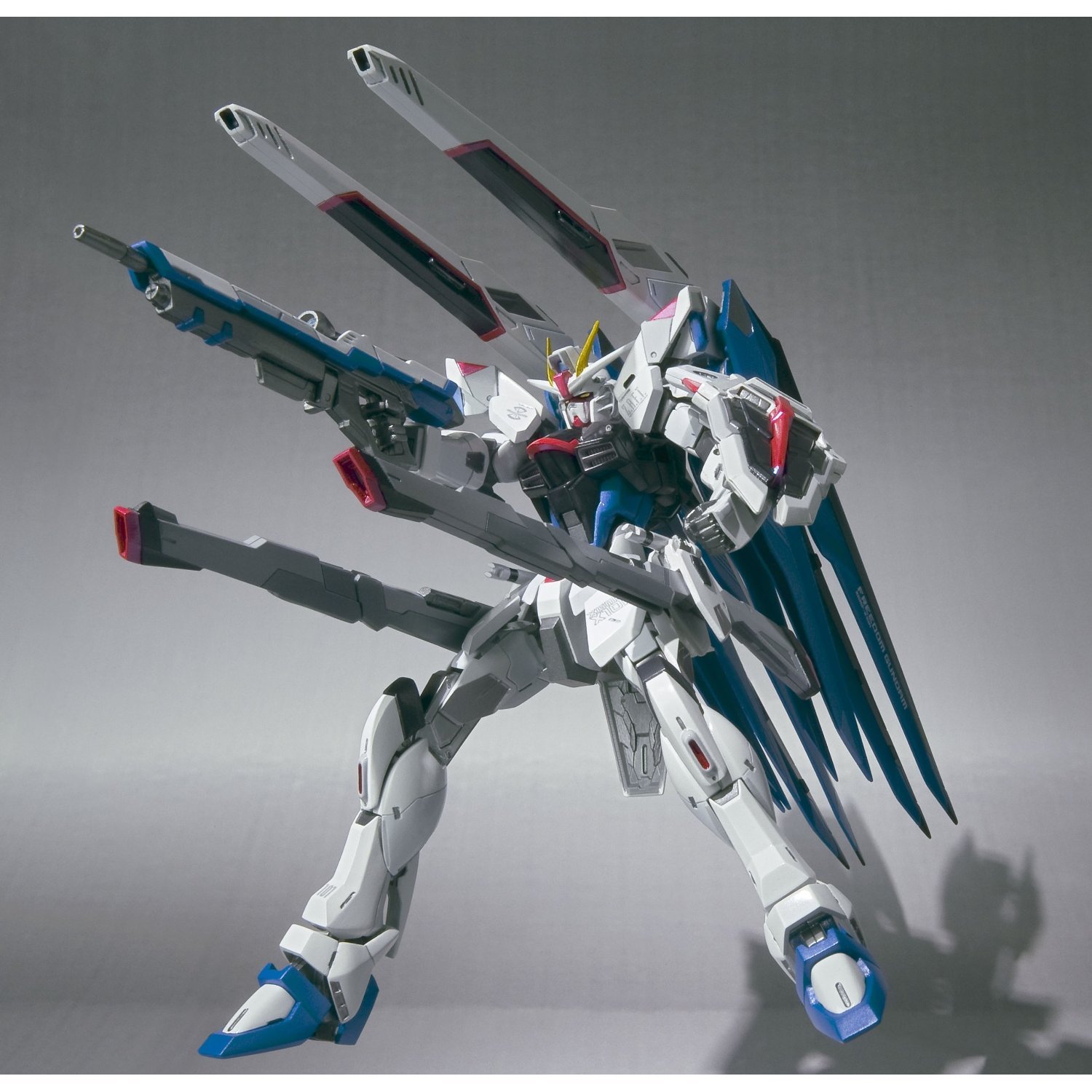 Amazon.com: Bandai Freedom Gundam 