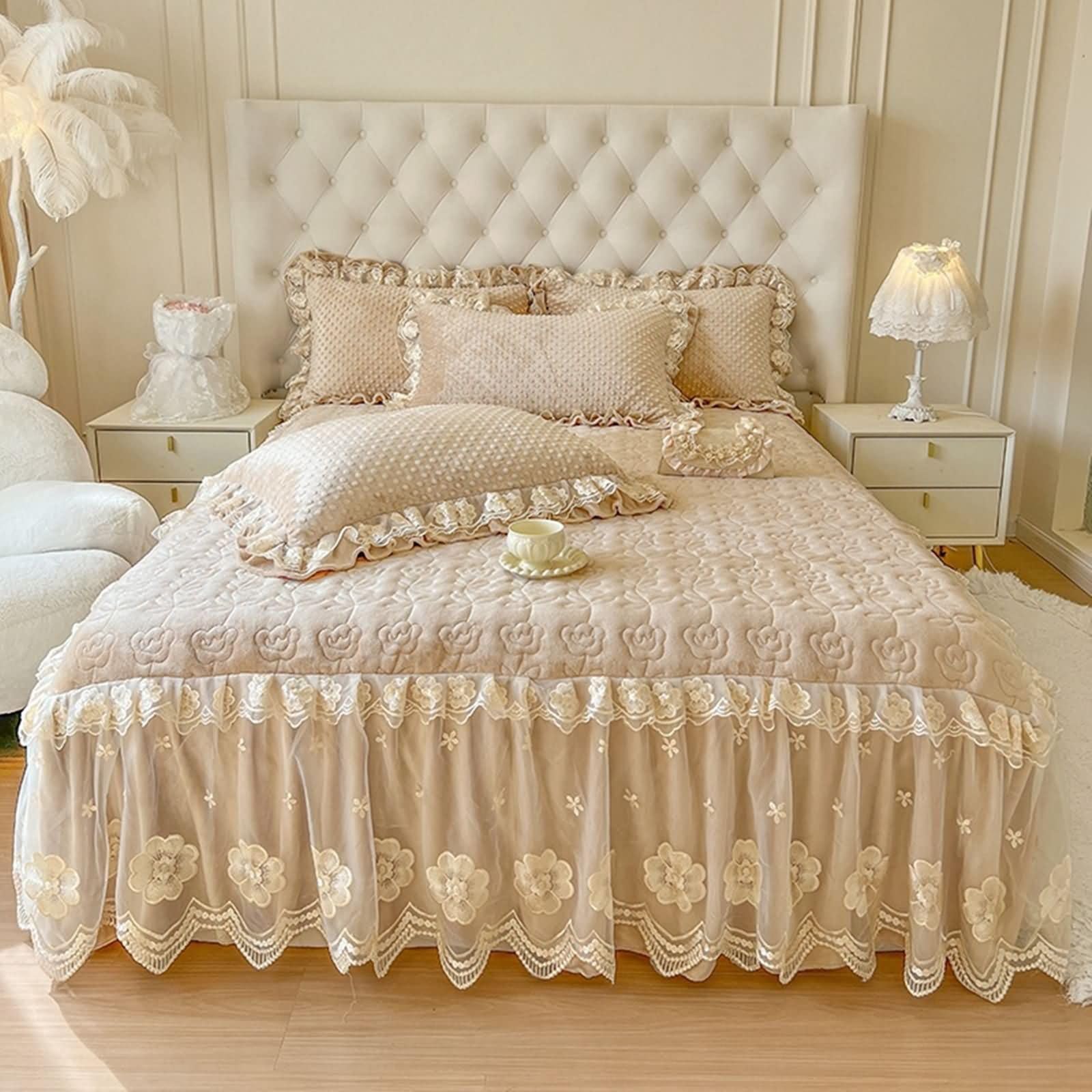 Zestawy pościeli California King Velvet z gumką, kwiatowy wzór z haftowaną koronką, 177 x 216 cm + 2 poszewki na poduszki, jasny khaki