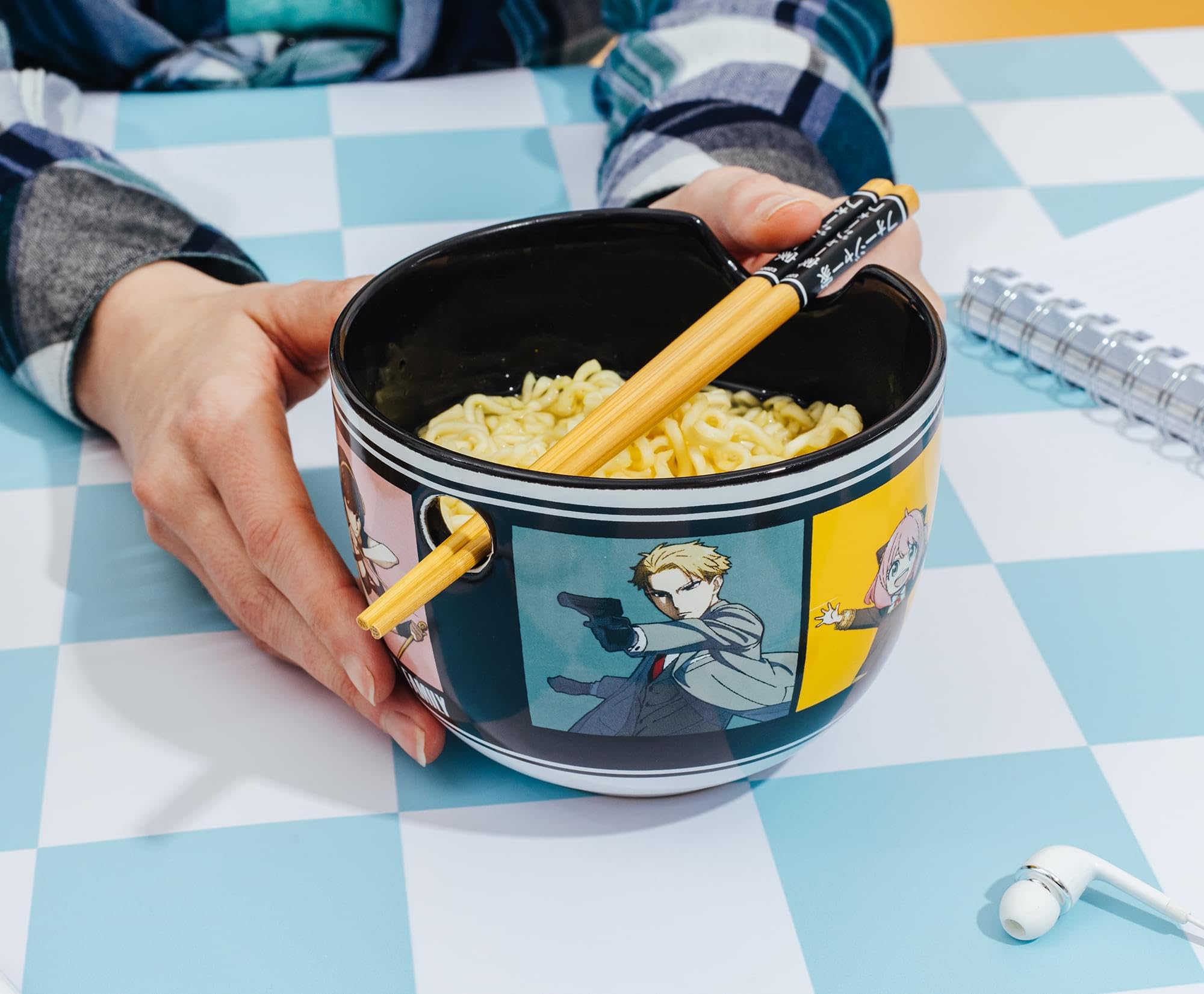 Spy x Family Character Grid Ramen-Schüssel und Essstäbchen-Set, 590 ml