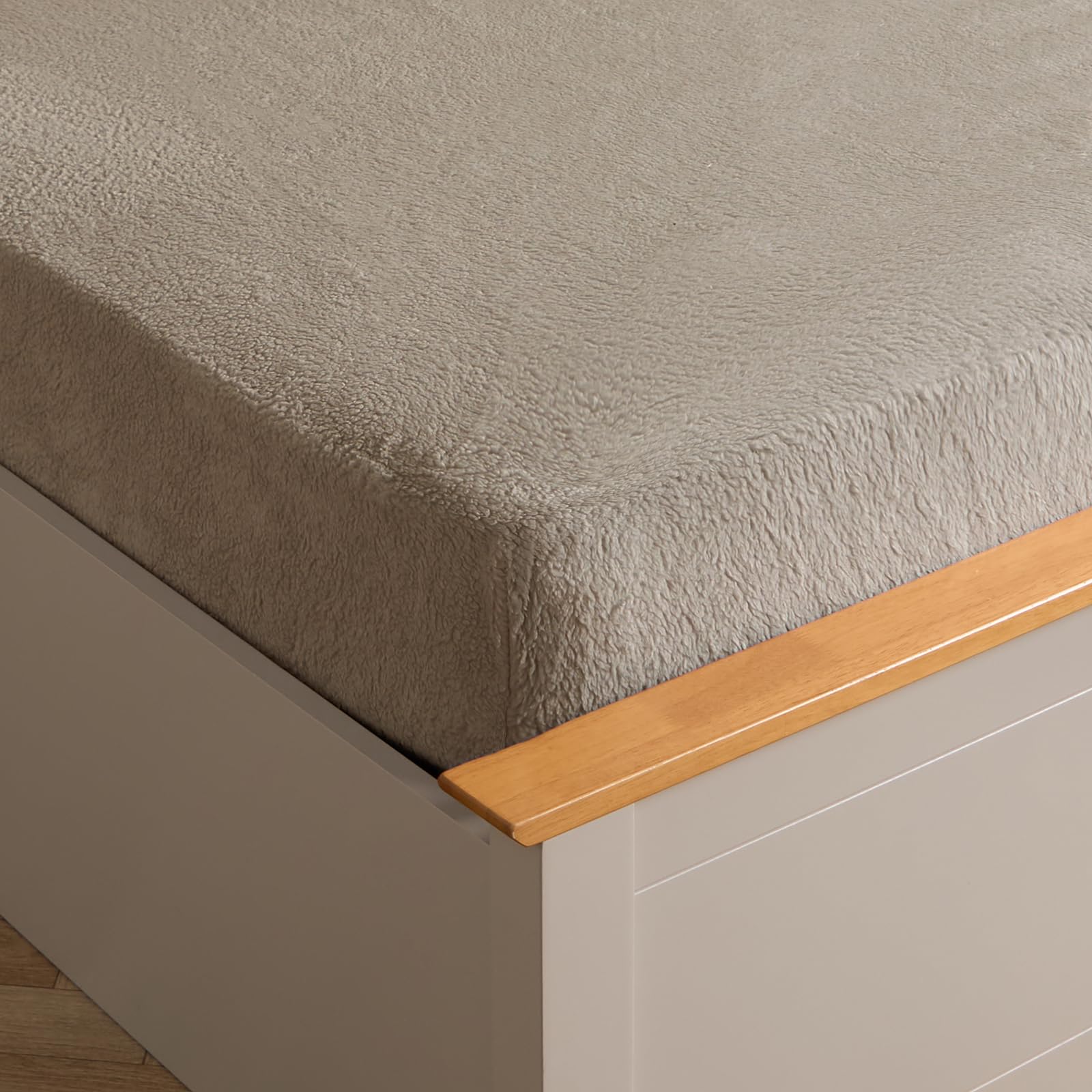 Brentfords Latte Taupe Teddy Fleece Fitted Bed Sheet Thermal Warm Soft Luxury Cosy Bedding, Plain - King