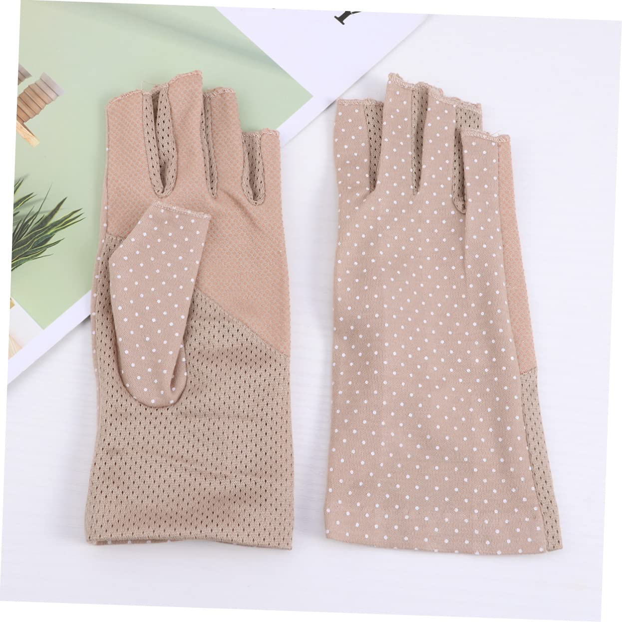 CONGARTENO 1Pair Outdoor Protection Half Finger Gloves for Women Lightweight Sunblock Cycling and Riding Mittens Khaki for Climbing Driving and Sports Activities