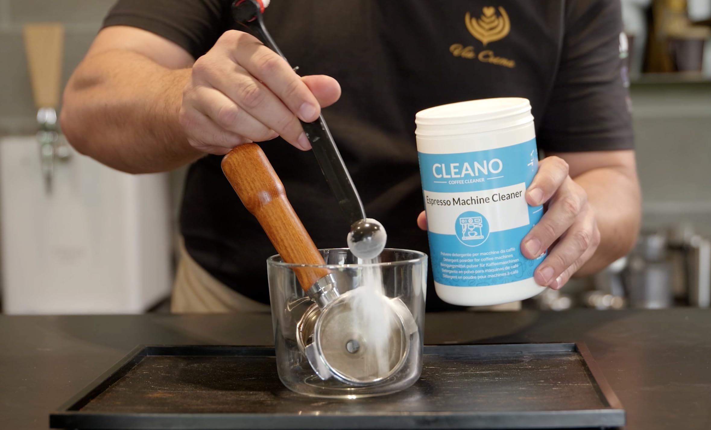 CLEANO Espresso Machine Cleaner, Removes Grease & Deposits, For Portafilter Machines & Barista Accessories, 900g, Made IN ITALY Perfetto per Rocket, Rancilio, Cimbali, Spaziale, Sage, Delonghi