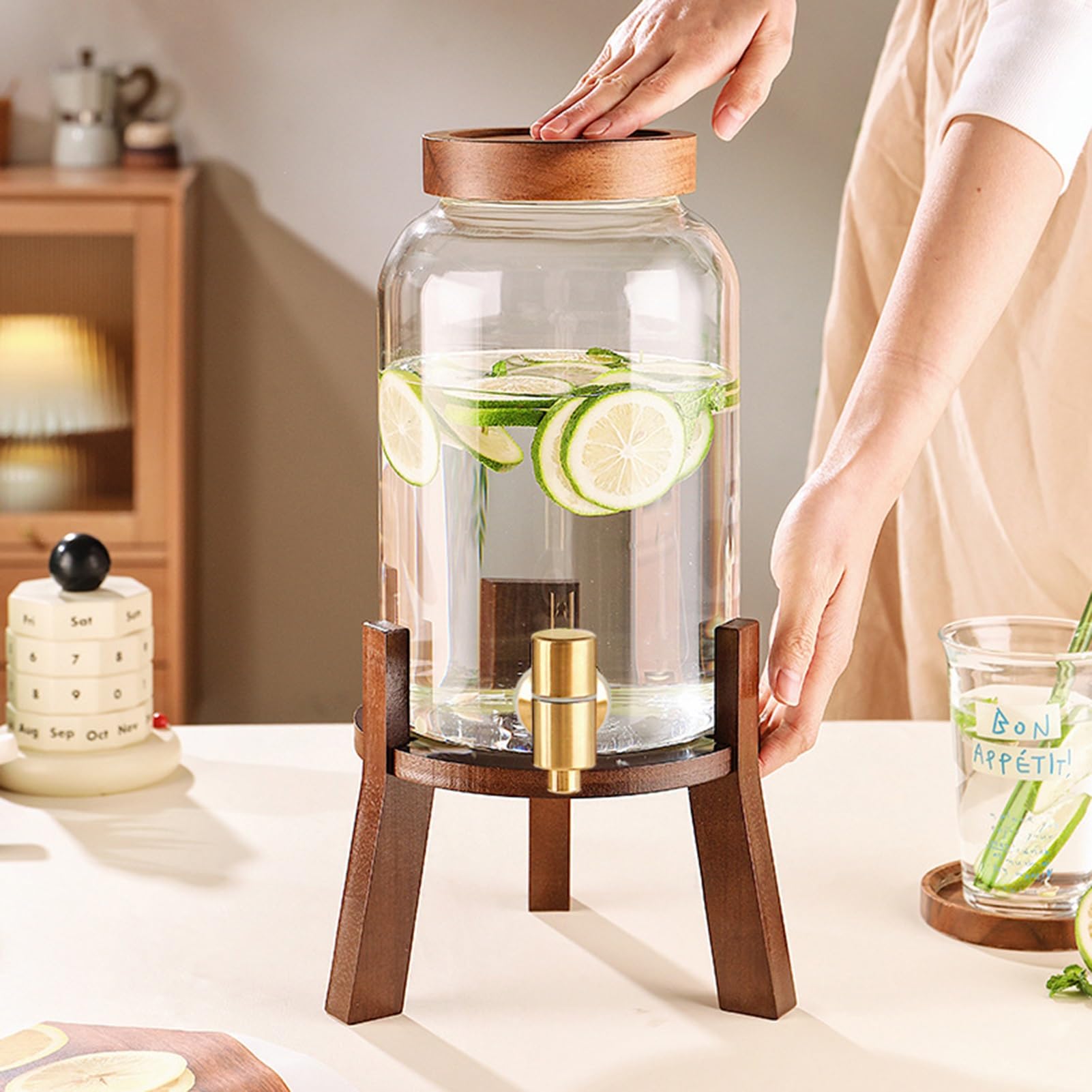 Dispensador de bebidas con espiga, recipiente de vidrio con soporte de madera y tapa para jugo o té, solución ideal para servir bodas y eventos (capacidad de 6 L)