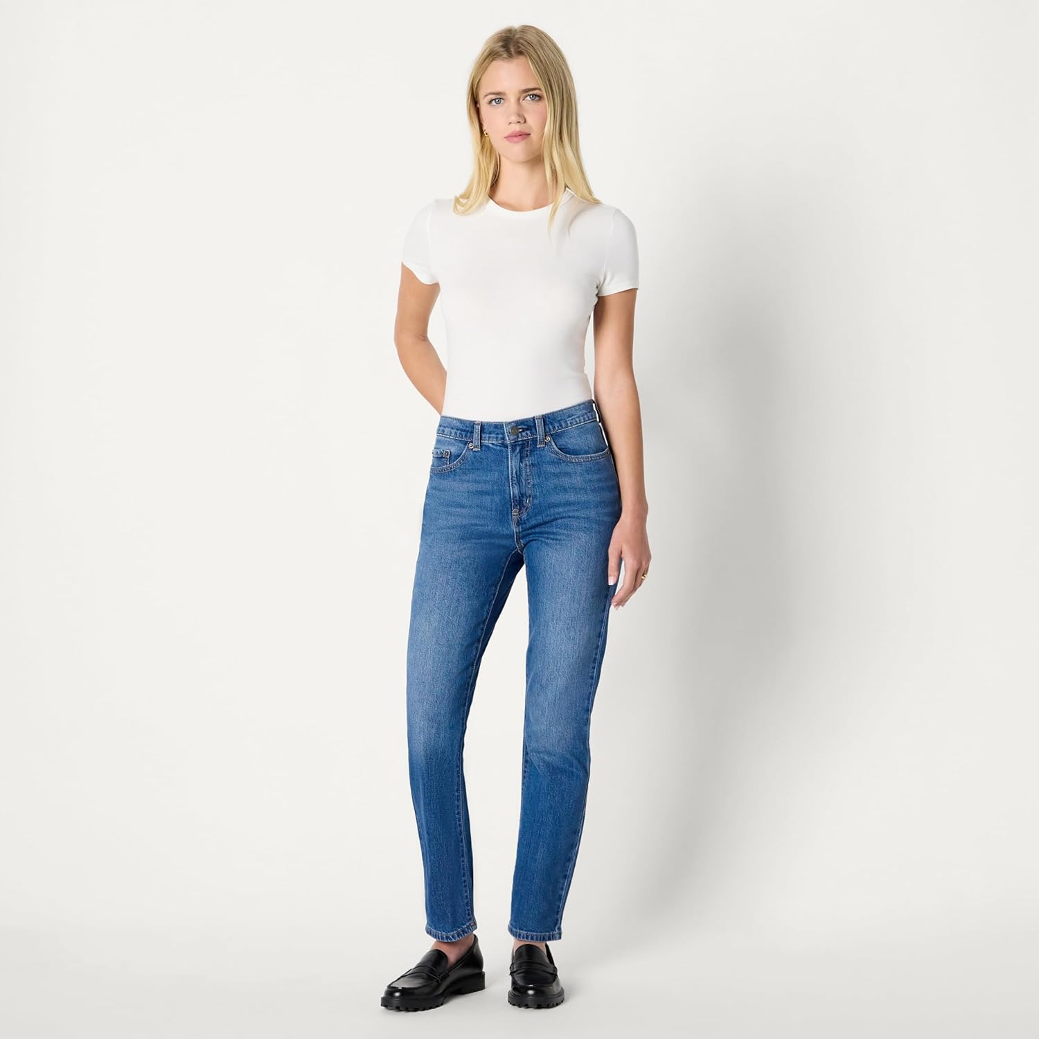 Amazon Essentials Women's High-Rise Straight Leg Jean - Image 3