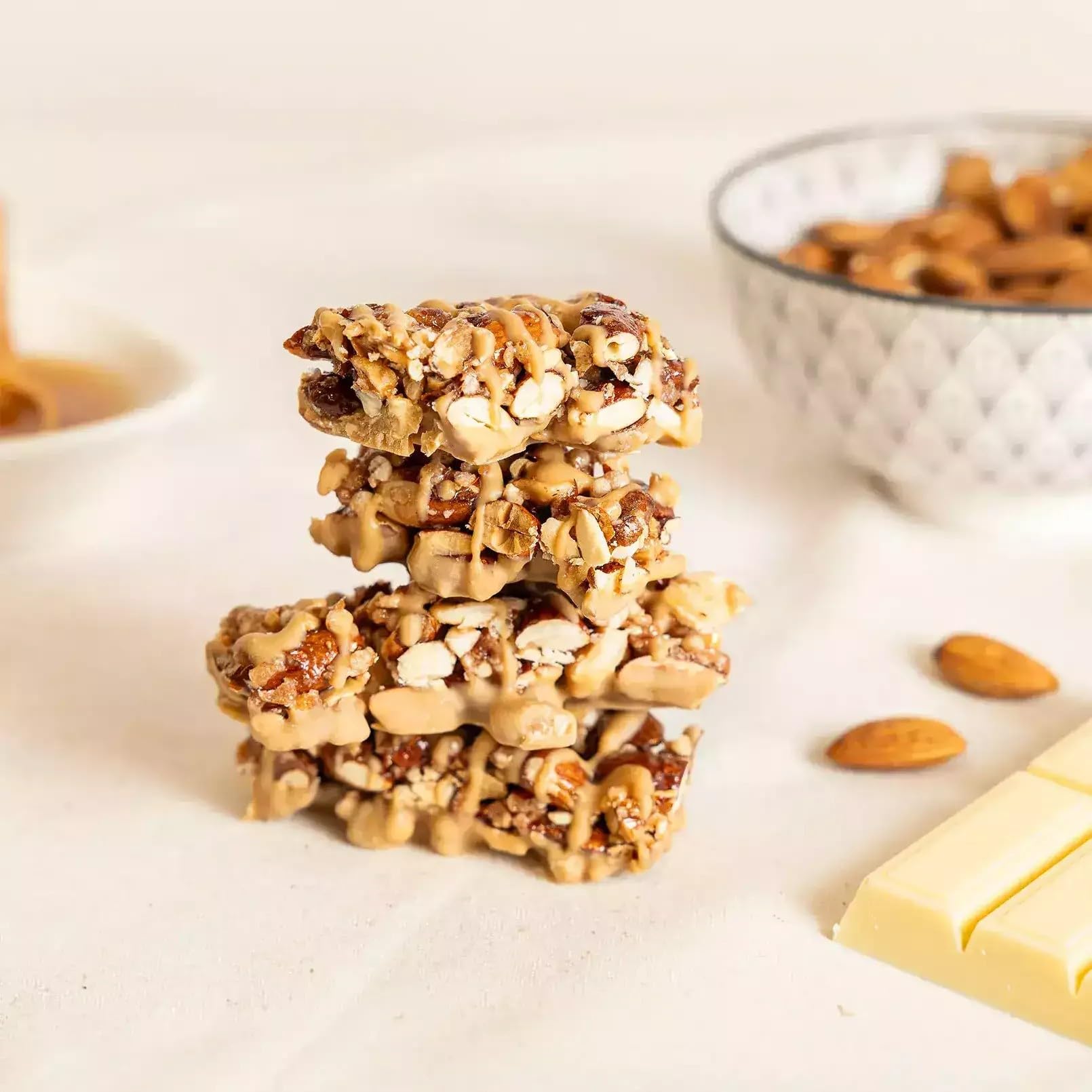 HSN Barritas Energéticas de Almendra Almond Energy Bar | Chocolate Blanco Caramelo Salado - 18 unidades de 40g | Ingredientes Naturales | Sin Aceite de Palma Sin Azúcares Añadidos | Apto Vegetariano