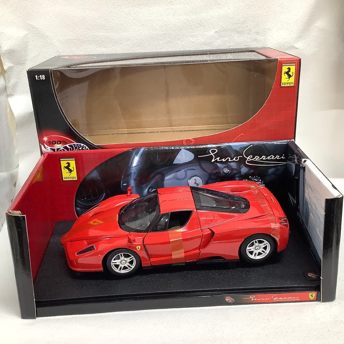 アクリルケース付きFerrari Enzo ミニカー 赤 1/64 Kyosho Ferrari Collection7 Enzo Red orange diecast
