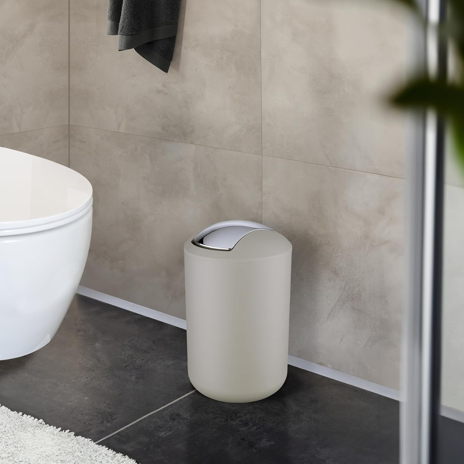 WENKO Small Trash Can with Lid, Garbage Bin with Swing Lid, Bathroom Trash Can, Waste Basket for Small Spaces, Bedroom, Office, Guest Toilet,1.7 gal, Taupe, 7.68 x 7.68 x 12.2 in