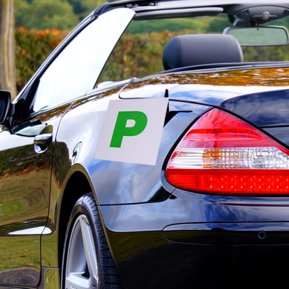 NUOBESTY Adesivi Magnetici per Auto Neopatentati 2 Pezzi, Adesivo Magnetico Scritta P per Studenti e Nuovi Conducenti, Resistente allo Sbiadimento, Facile da Installare per Veicoli