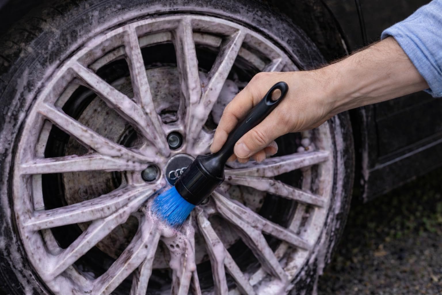 Dellwing Felgenreiniger Konzentrat 10 l, hoch alkalischer Reiniger für alle Felgenarten, säurefrei, Auto-Zubehör, Made in Germany