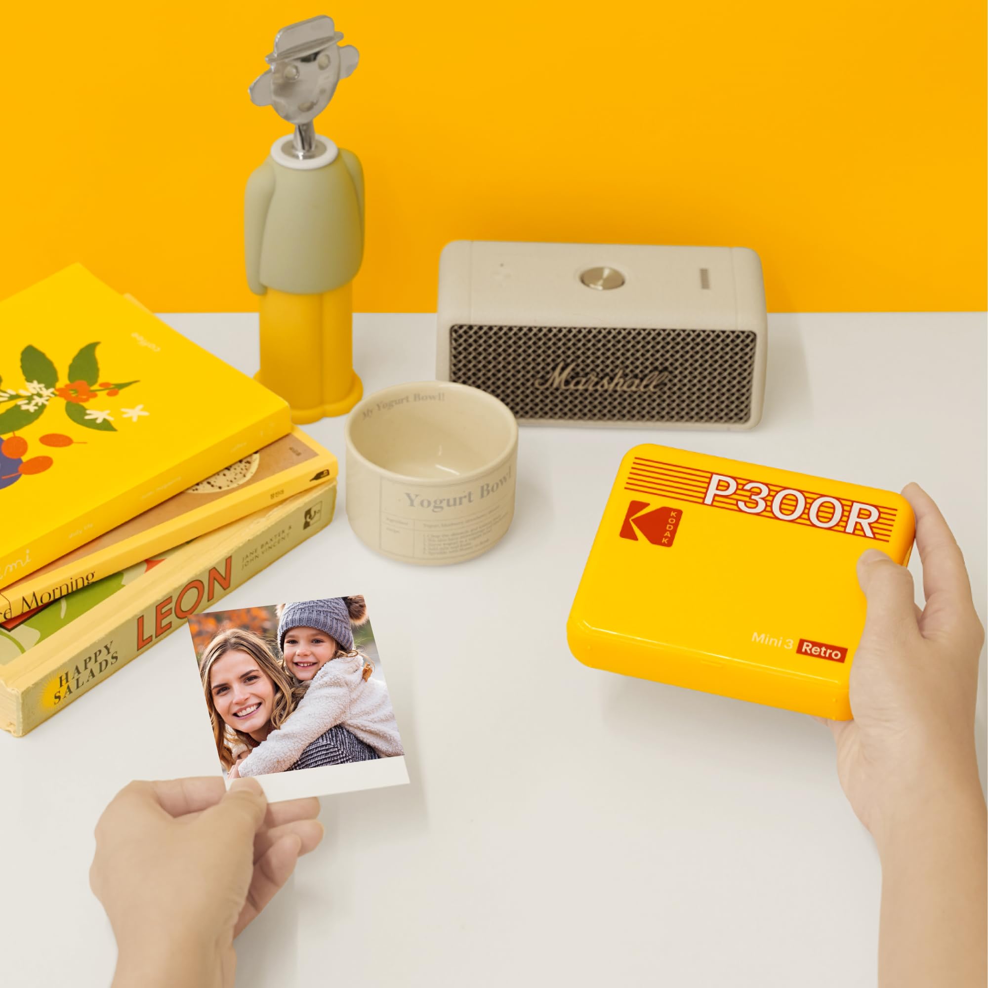 KODAK Mini 3 Retro Impresora Fotográfica Portátil 7,6 x 7,6 cm, 38 Hojas, Impresora Bluetooth para Smartphone iPhone & Android, Impresión Instantánea en Color, Sublimación 4PASS, Amarillo