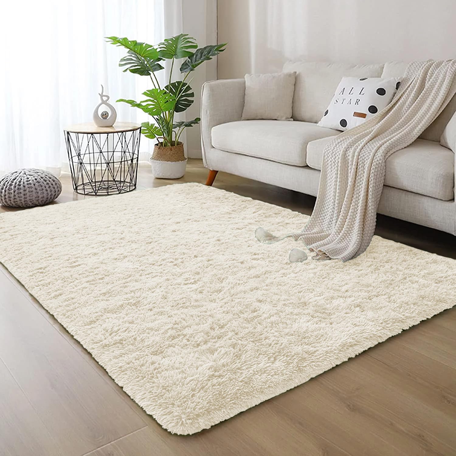 MOONLIGHT20015 Tapis moelleux à poils longs et antidérapants pour chambre à coucher et salon - Crème - Super doux et épais - Ne perd pas ses poils - 60 x 220 cm