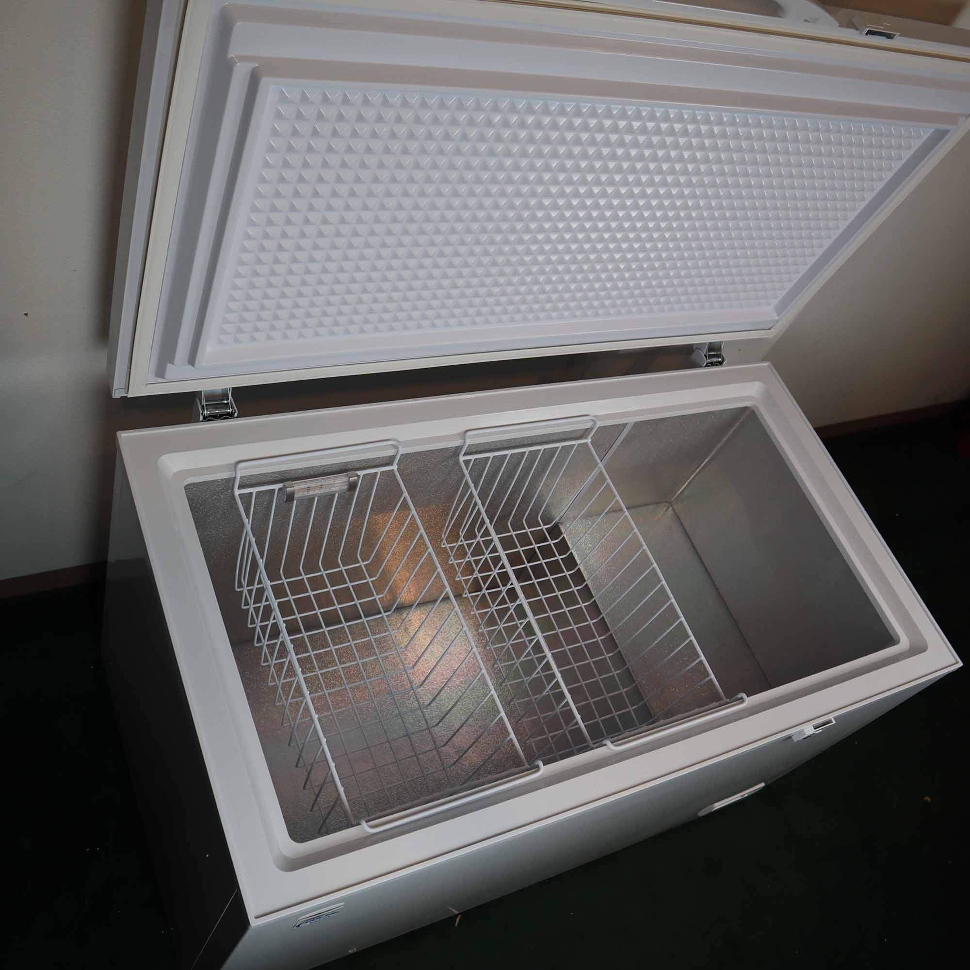 Commercial Freezer Chest Freezer 13 Cuft 50" Nsf Restaurant White Solid Flat Top W/Storage Baskets Xf-402 on Fridge.com - View 5