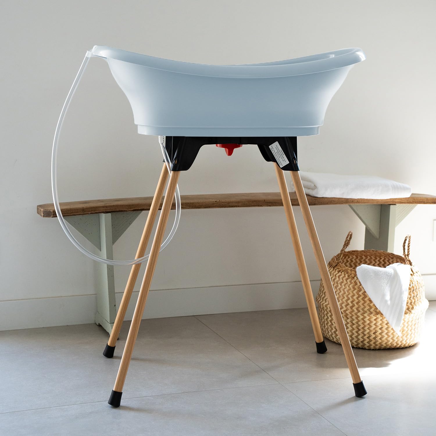 THERMOBABY - Pack Baignoire Bébé VASCO 5 En 1 - Baignoire, Pied En Bois, Tuyau De Vidange, Transat De Bain, Thermomètre - Fleur Bleue - Pliable & Stable - Fabriqué En France