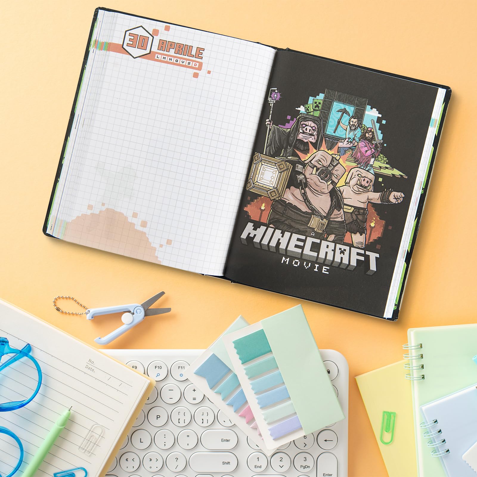 Franco Cosimo Panini Minecraft – Diario escolar oficial Minecraft, diario de 12 meses, ideal para la escuela primaria, con tapa acolchada y 320 páginas interiores impresas a color, 13 x 17,8 cm