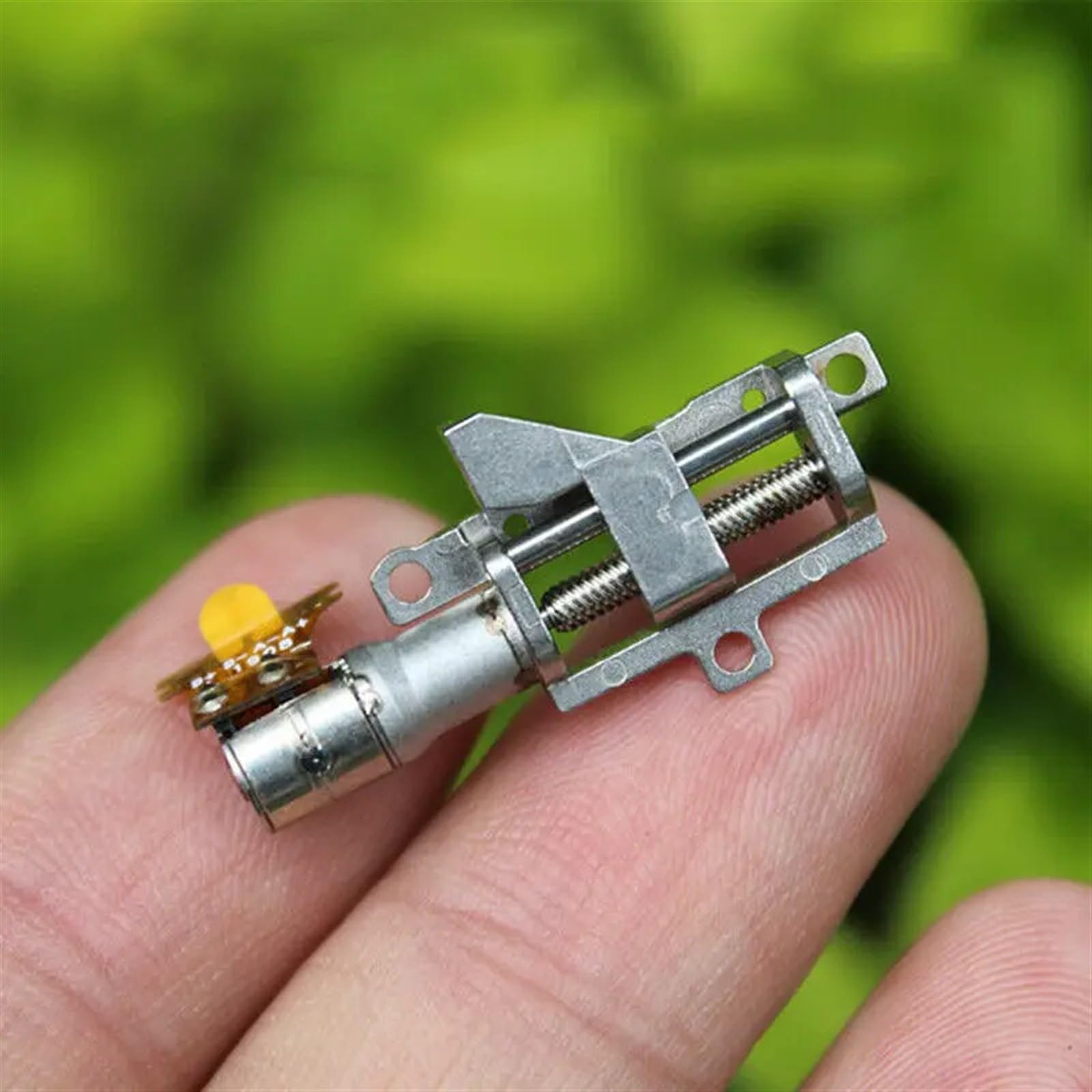 Motor paso a paso de 5mm para automatizar lentes ópticos y mecanismos de precisión
