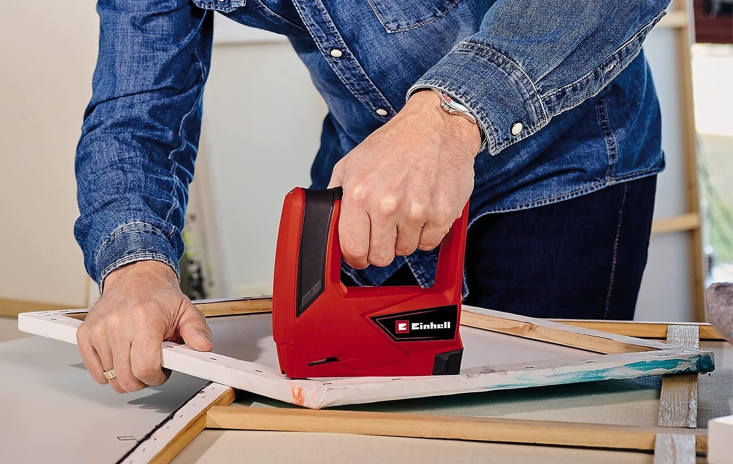 Einhell Agrafeuse électrique TC-CT 3,6 Li (3,6 V / 1,3 Ah, Type d'agrafes: 53, Longueur des agrafes 6-14 mm) Livré en boîte métallique avec 1000 agrafes