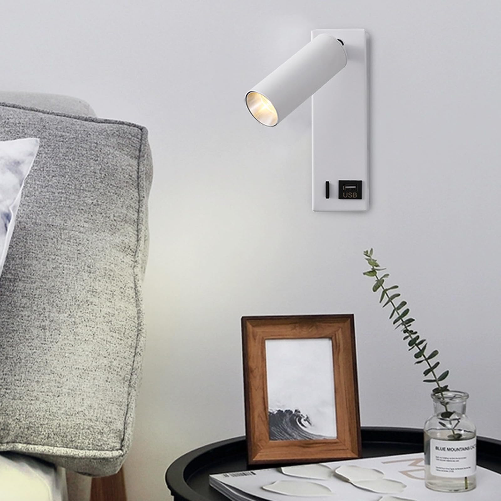 Aplique de pared interior LED blanco con luz neutra orientable y conexión USB 8
