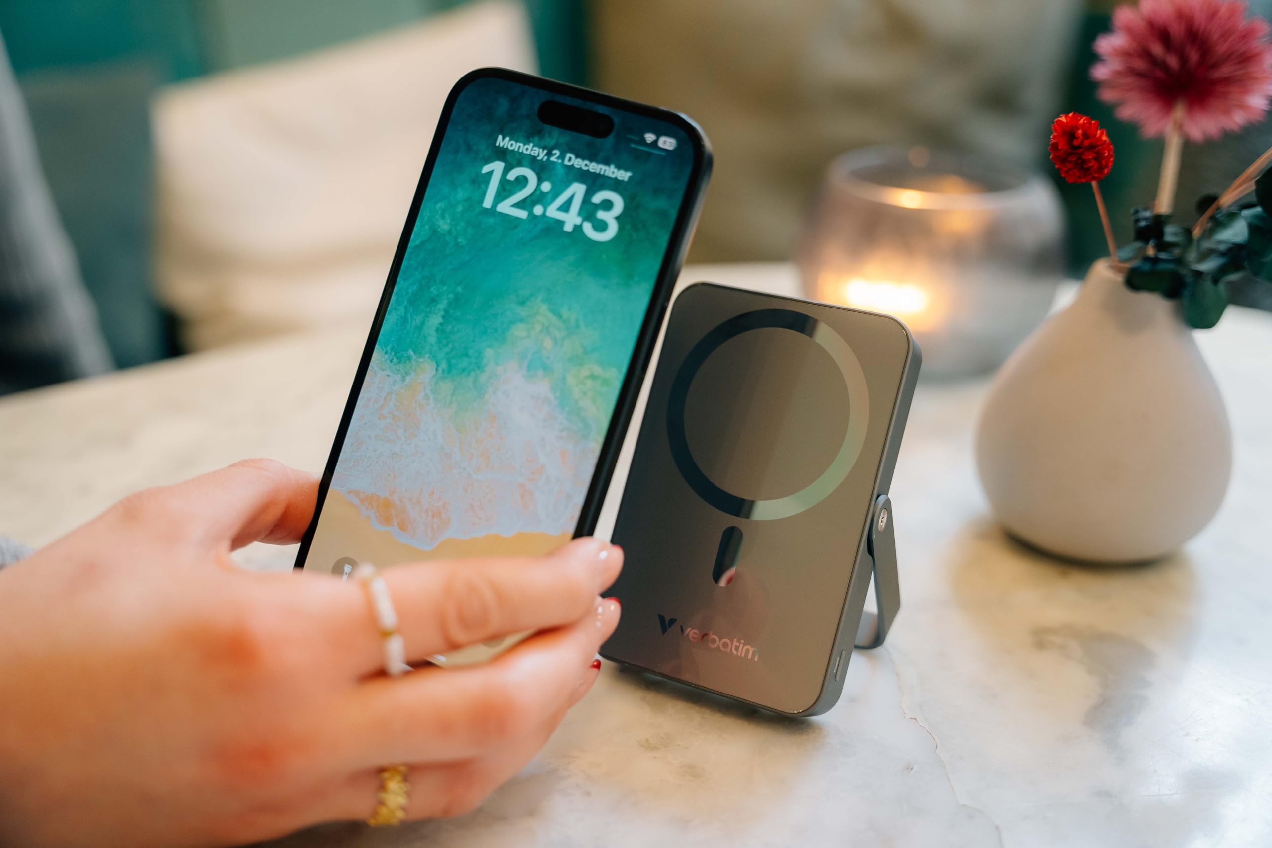 Verbatim Power Bank Magnetico 10.000 MAh: Ricarica Rapida 15W MagSafe, Display LED, Supporto
