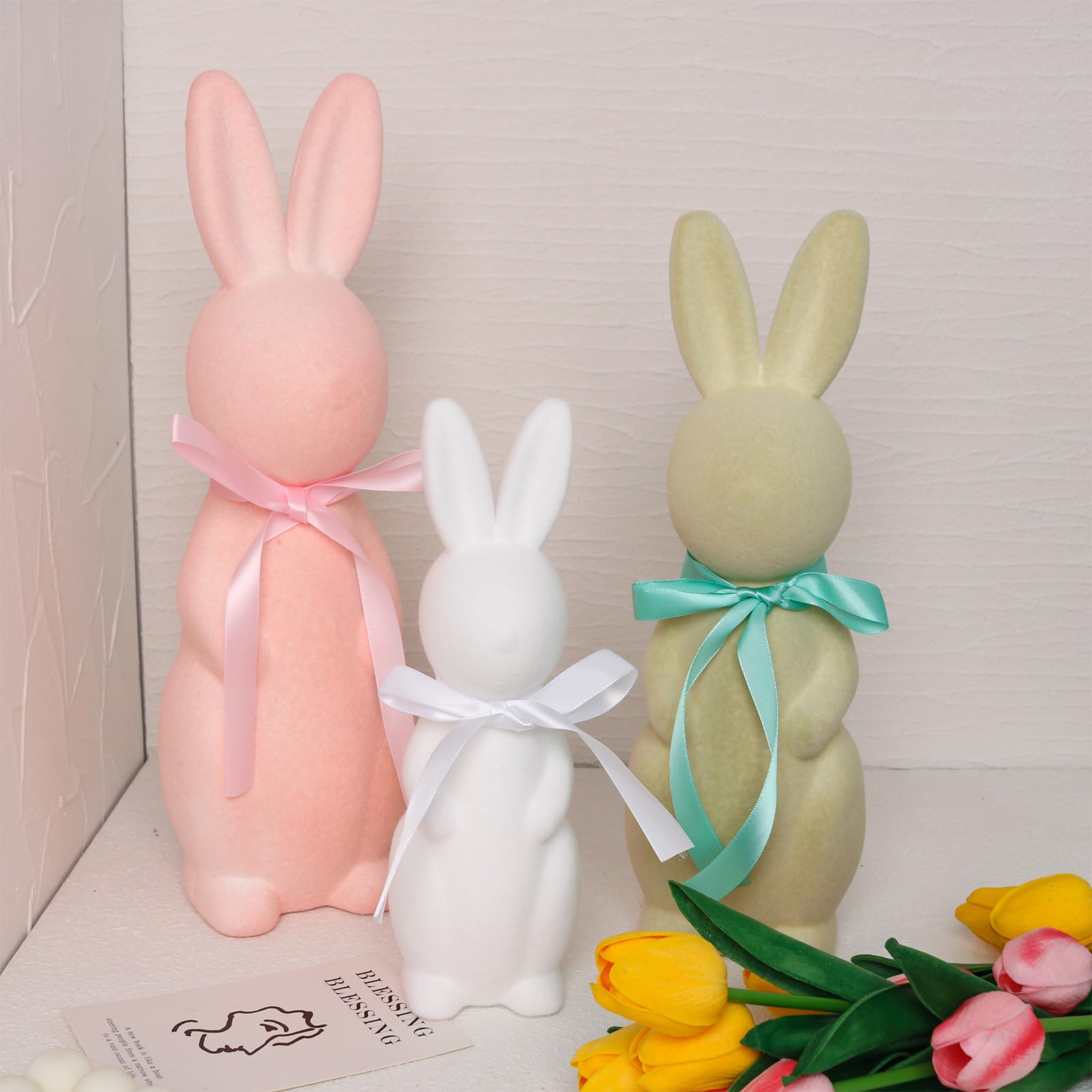 Statuetta pasquale floccata, decorazione da tavolo, regalo di Pasqua, statua di coniglio in schiuma per mensola, soggiorno, scrivania, camera da letto, libreria Roba per La Scuola (C, One Size)
