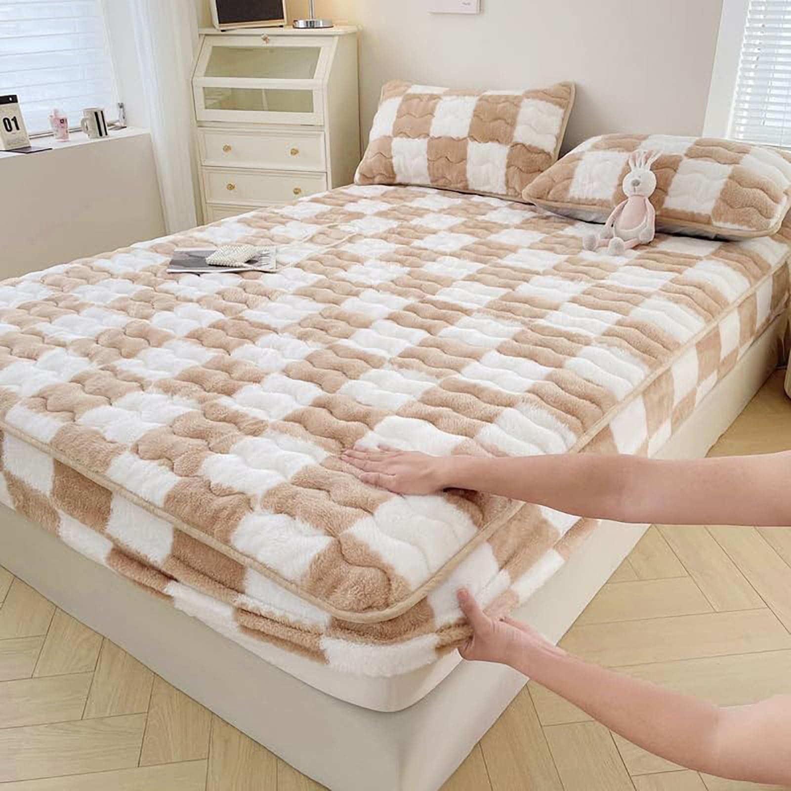 Milk Velvet Checkered Mattress Cover, Flannel Fitted Sheet,Ultra Soft Fluffy Non-Slip Protective Cover for Bed Mattress with Extra Deep Pocket,C,Twin: 90x200cm