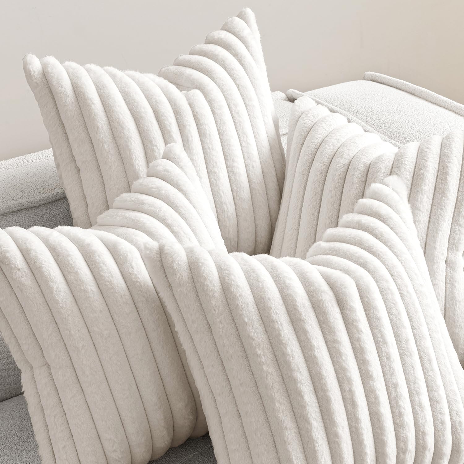 MIULEE Set di 4 Federe per Cuscini 50x50 Serie Bianco in Peluche | Super Morbido Copricuscini Decorativi per Divano Camera da Letto e Casa Federa Cuscini Quadrate Moderno Cuscino