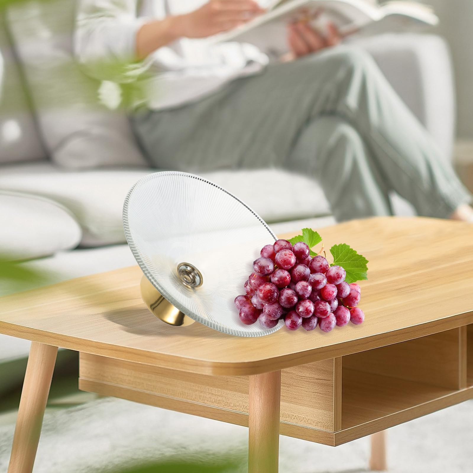 Plato de Fruta de Vidrio Base Alta Dorado, Diseño Elegante Textura Vertical y Bordes Suaves, Adecuado para Servir Aperitivos y Decoración