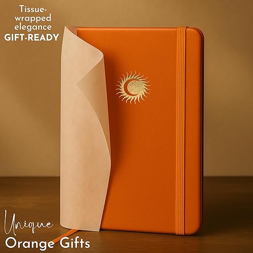 Miniatura 5 de Cuaderno de tapa dura, piel sintética, cierre elástico, marcador de libros, bolsillo interior Plano, con renglones, rayado. Cuaderno de escritura