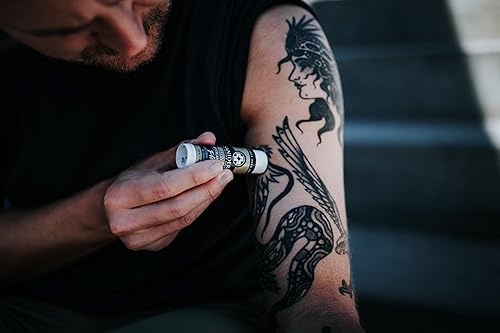 Miniatura 8 de Saniderm Tattoo Aftercare Balm PLUS+  Pequeño (0.6 oz)  Sin petróleo, hidratante orgánico para tatuajes infundido con plata coloidal, aceite de