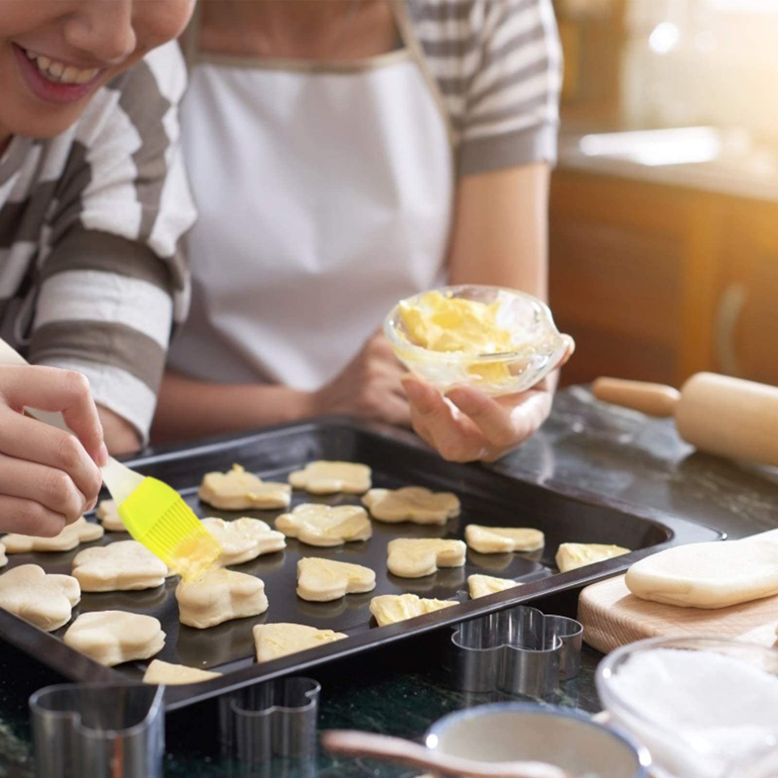 Unvtap Uitsteekvormpjes, set van 24 stuks, mini kleine koekjessnijders van roestvrij staal, uitsteekvormpjes voor Kerstmis voor bakken, mini-uitsteekvormen