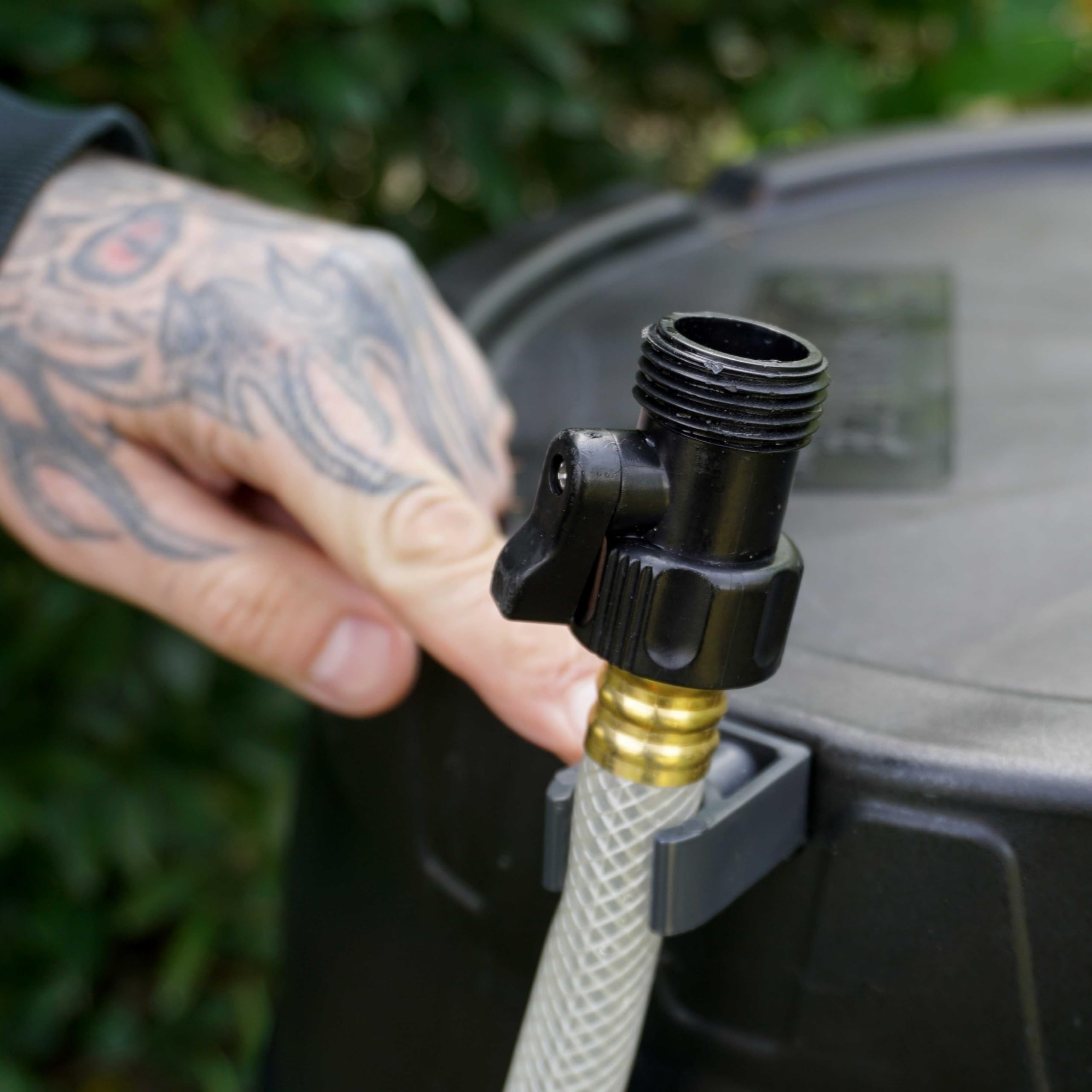 YERD Regenfass Set Regentonne Wassertank Regentank 170 Liter mit Untergestell