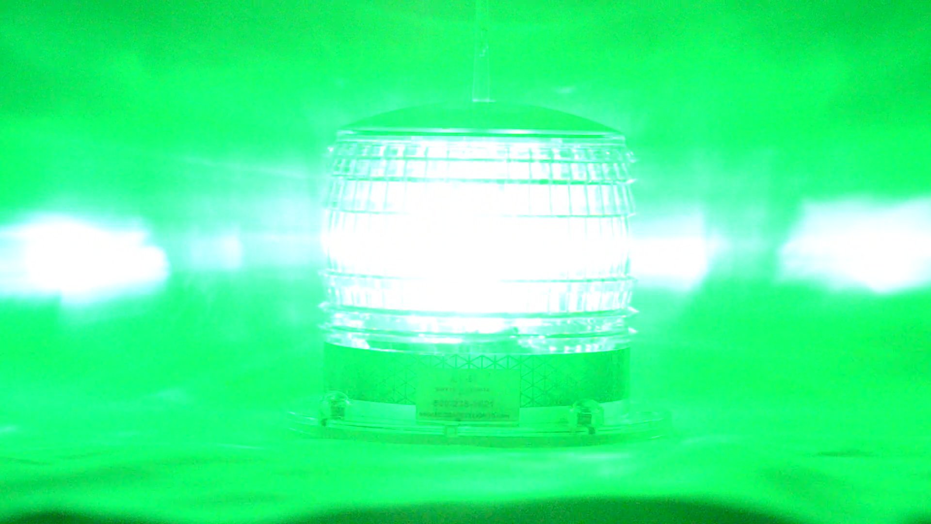 S16LF GREEN 3NM IP67 SOLAR FLASHING LED Marina Dock Barge Boat Safety Beacon Light