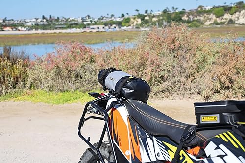 Miniatura 17 de Nelson-Rigg Hurricane Impermeable Dry Roll Bag 10L, Roll Top, incluye correas para fijar al vehículo, válvula de purga de aire Negro/Gris