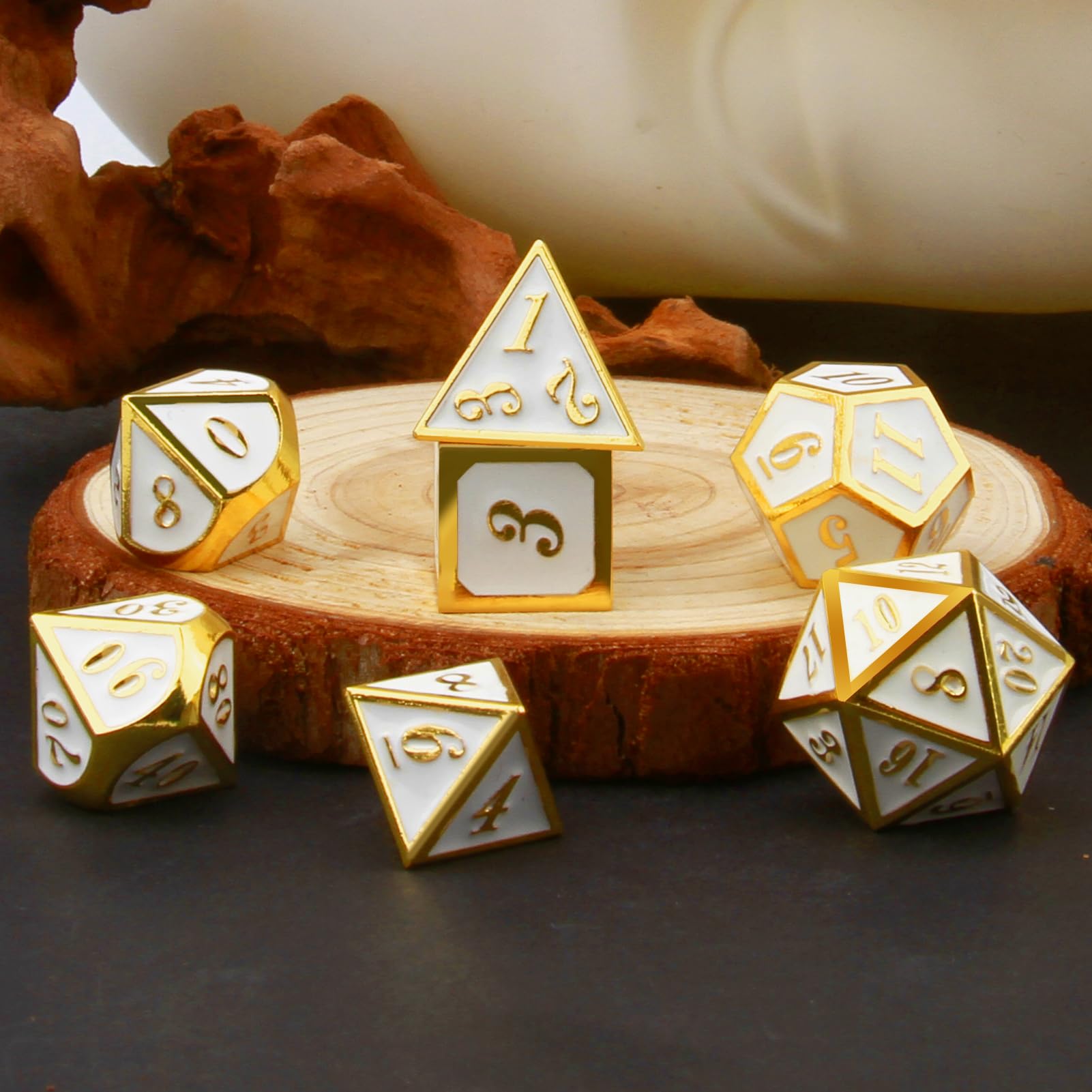 AncientDeer Set Di 7 Dadi In Metallo Cavo Con Drago Per D&D, Leggeri 61g, Con Custodia E Borsa, Per Giochi Di Ruolo (RPG, Pathfinder, Warhammer)