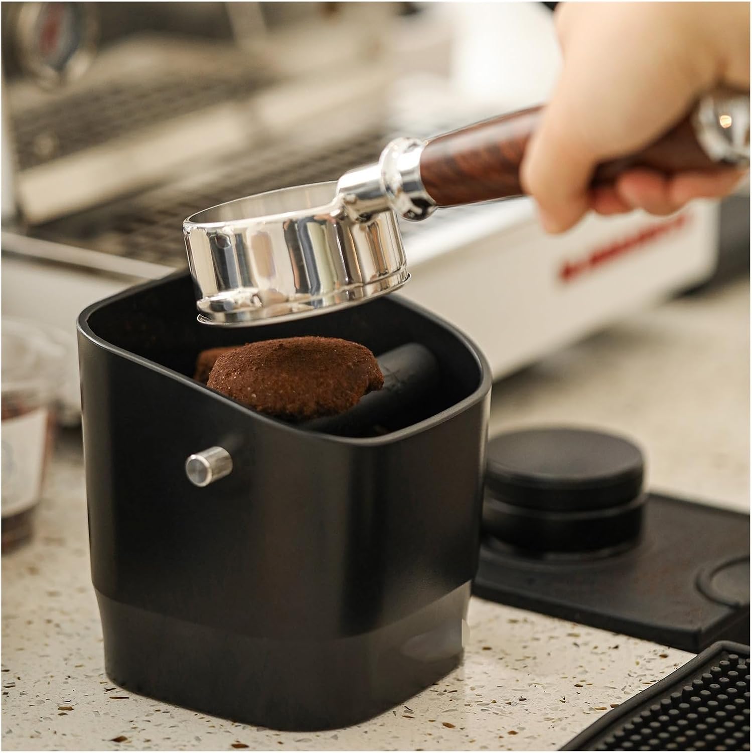 Square Coffee Grounds Knock Box Removable Bar And Non-Slip Base Dishwasher Safe Barista Espresso Accessories(1.2L Black)
