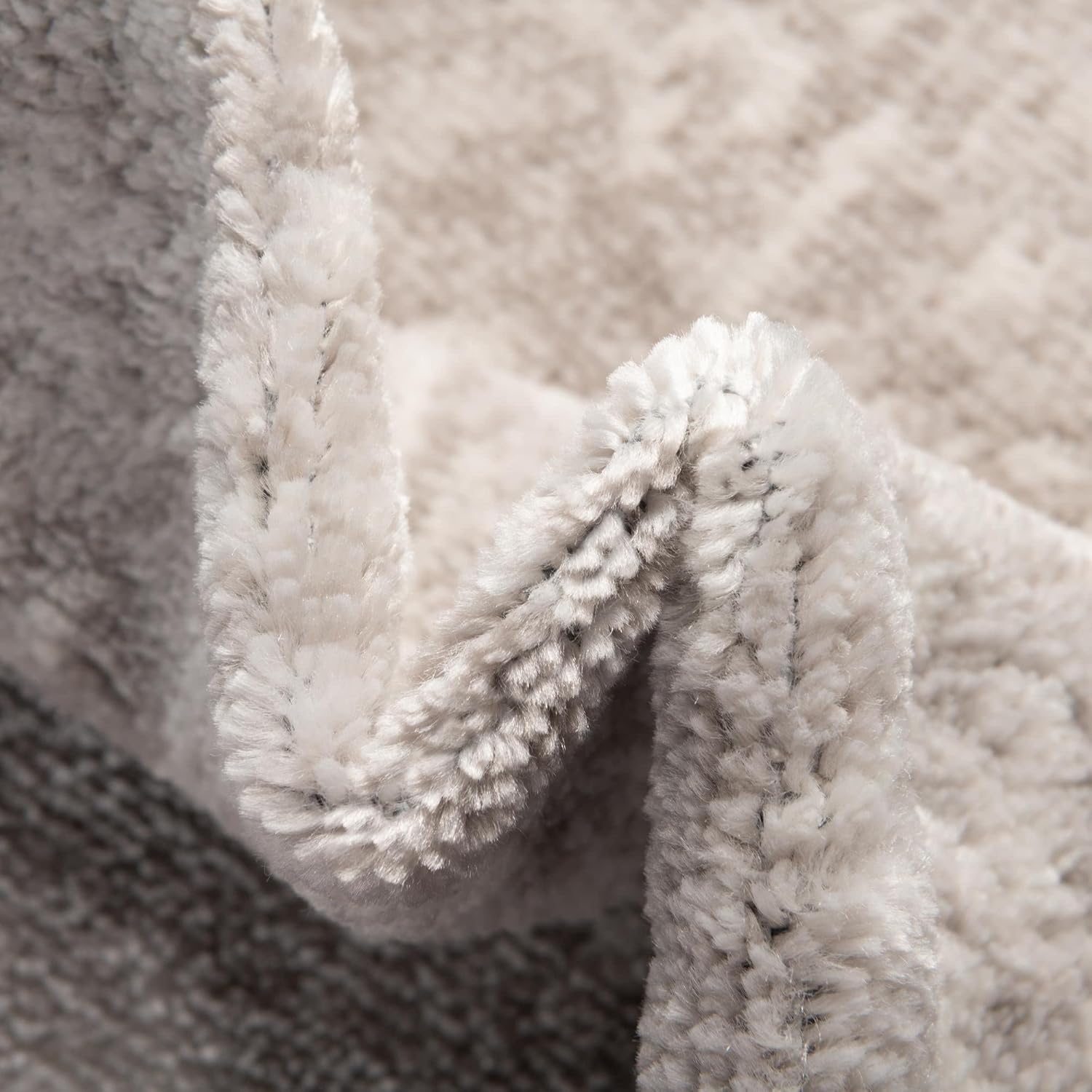 Rugs.com Oxford Collection Rug – 4' Square Gray Low Rug Perfect for Living Rooms, Kitchens, Entryways