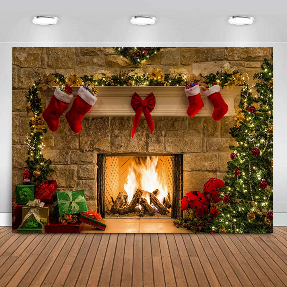 Gezellige Kerstsfeer In De Woonkamer Met Een Gloeiende Open Haard Versierde Kerstboom En Feestelijk Comfort, Knus, Kerstmis, Levend Achtergrond Afbeelding Voor Gratis Dowoad
