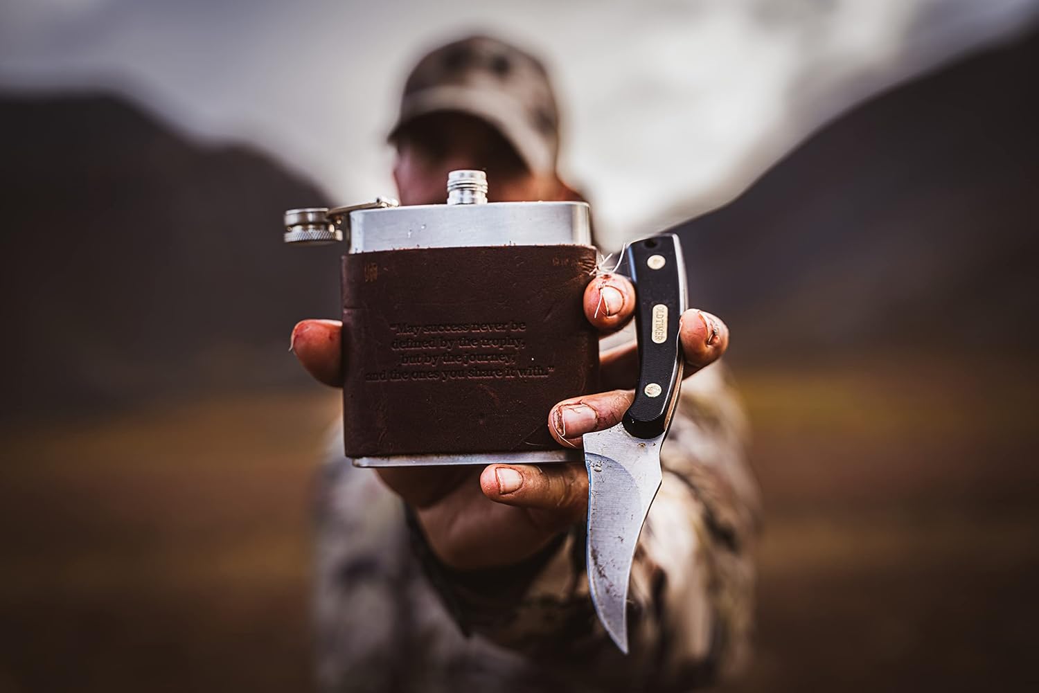 Old Timer 152OT Sharpfinger 7.1in S.S. Full Tang Fixed Blade Knife with 3.3in Clip Point Skinner Blade, Black Sawcut Handle, and Leather Belt Sheath for Hunting, Camping, Skinning, EDC, and Outdoors : Everything Else