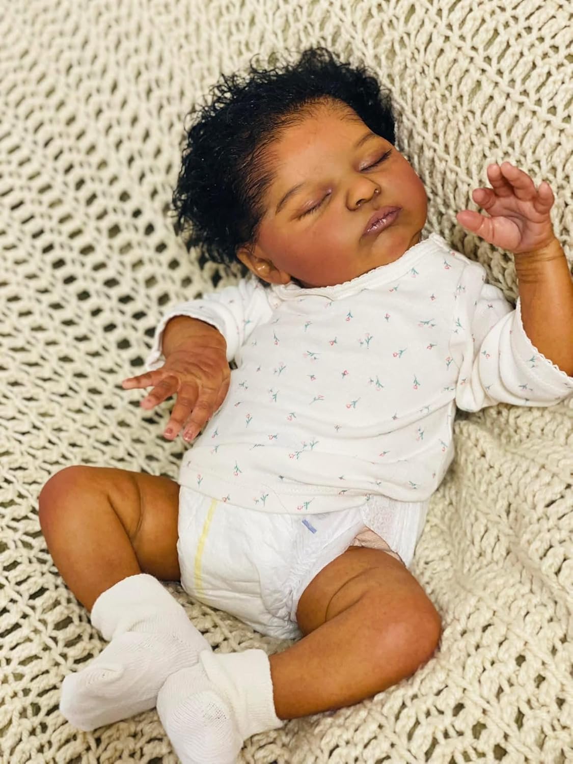 Reborn Baby Dolls Black Girl - 18 Inch Soft Feeling Realistic-Newborn Baby Dolls Cute Real Life Baby Doll with Curly Hair Gift for Age3+