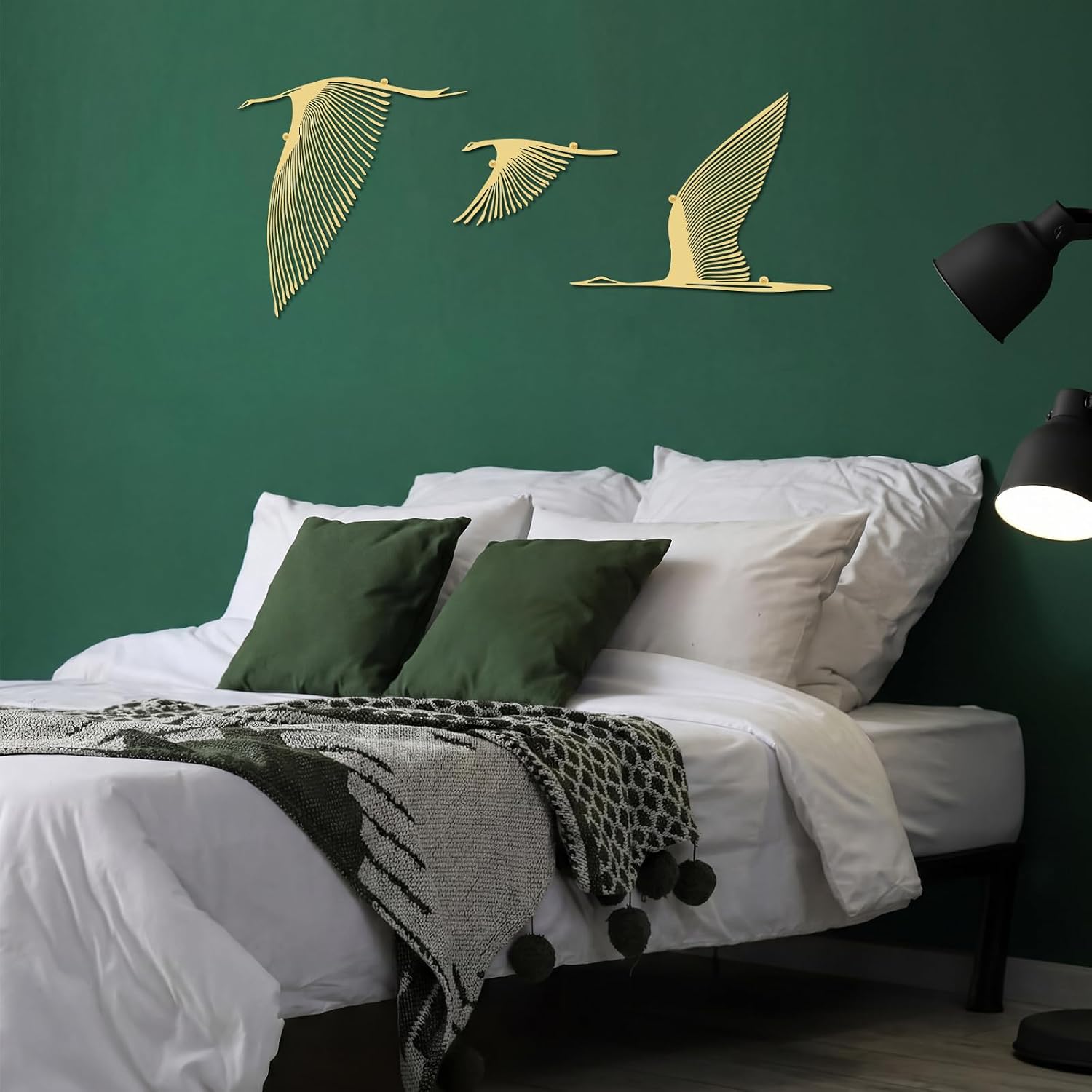 Pelopy 3 Pcs Gold Flying Birds Metal Minimalist Bird Art Wall Decor Rustic Modern Home Decor for Living Room Bedroom Yard Garden Gift for Mother's Day Housewarming