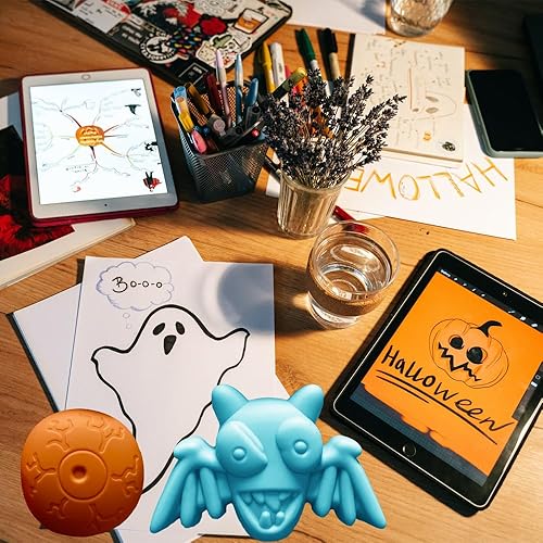 Vista 7 de Moldes de silicona espeluznantes de dibujos animados, paquete de 2 moldes de elfo temáticos de Halloween para velas de aromaterapia, pudín