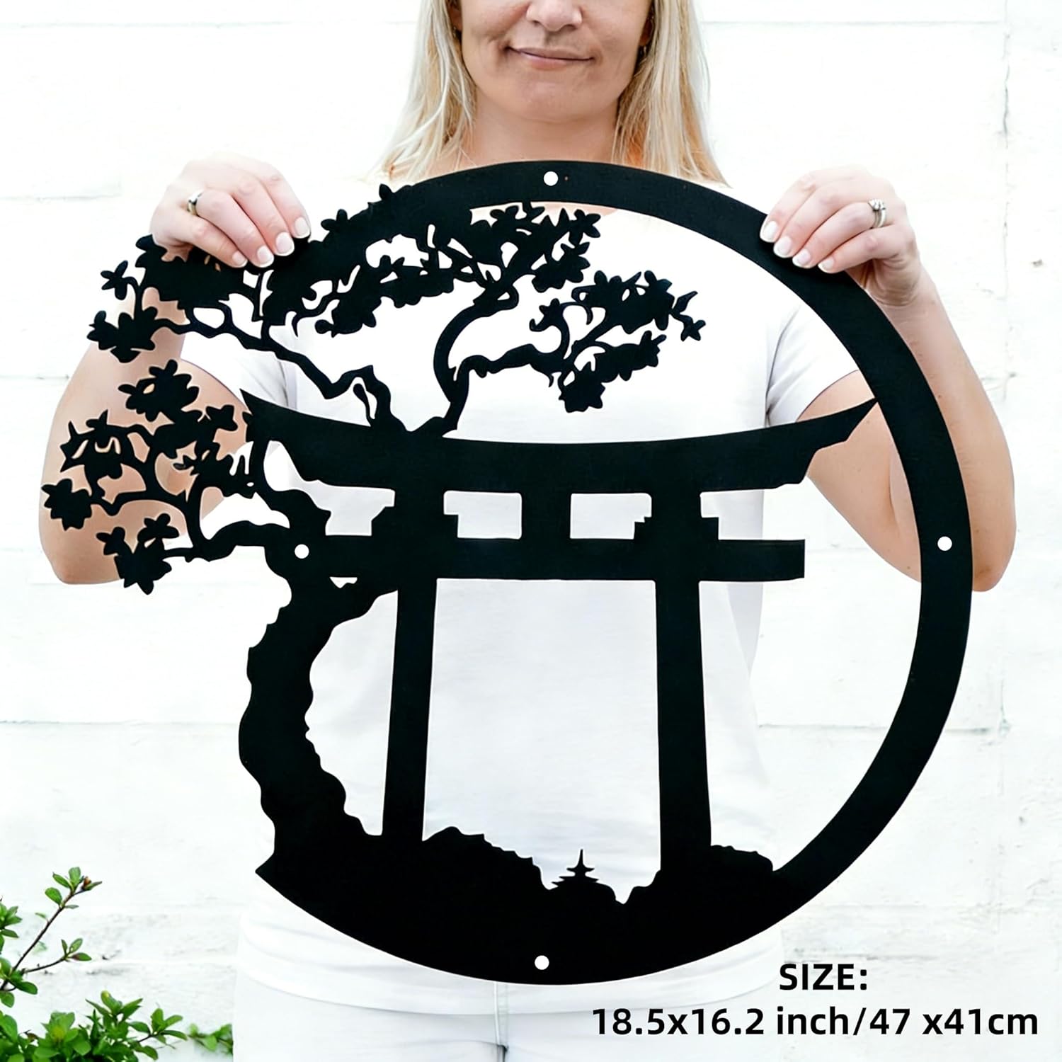 Unimart Japanese Metal Wall Decor Art Japanese Decoration Torii Gate Asian Metal Wall Decor for Living Room Dining Room Fence Kitchen Indoor Outdoor Black, 18.5x16.2 inch