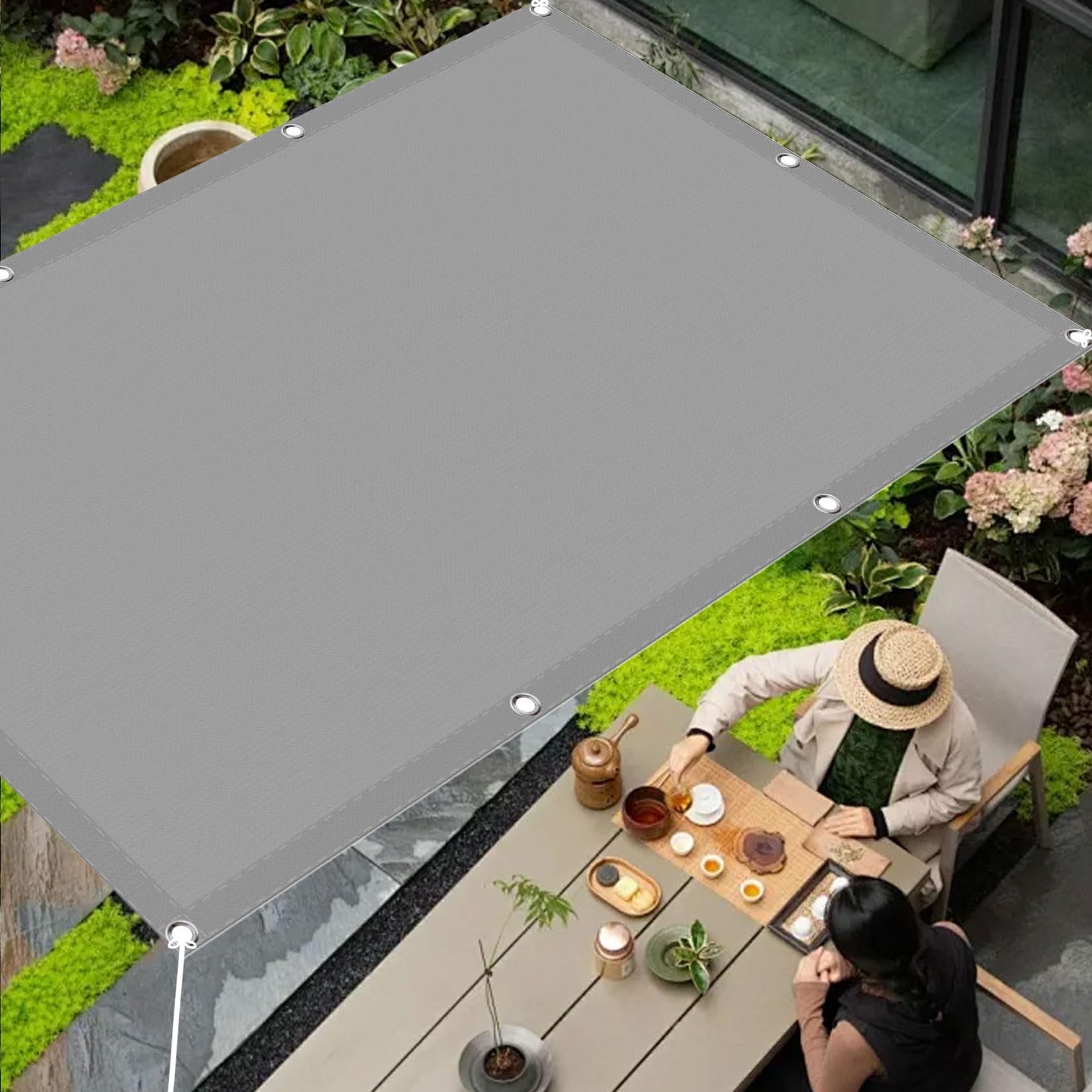 Voile d'ombrage étanche contre la chaleur et la pluie sur le balcon