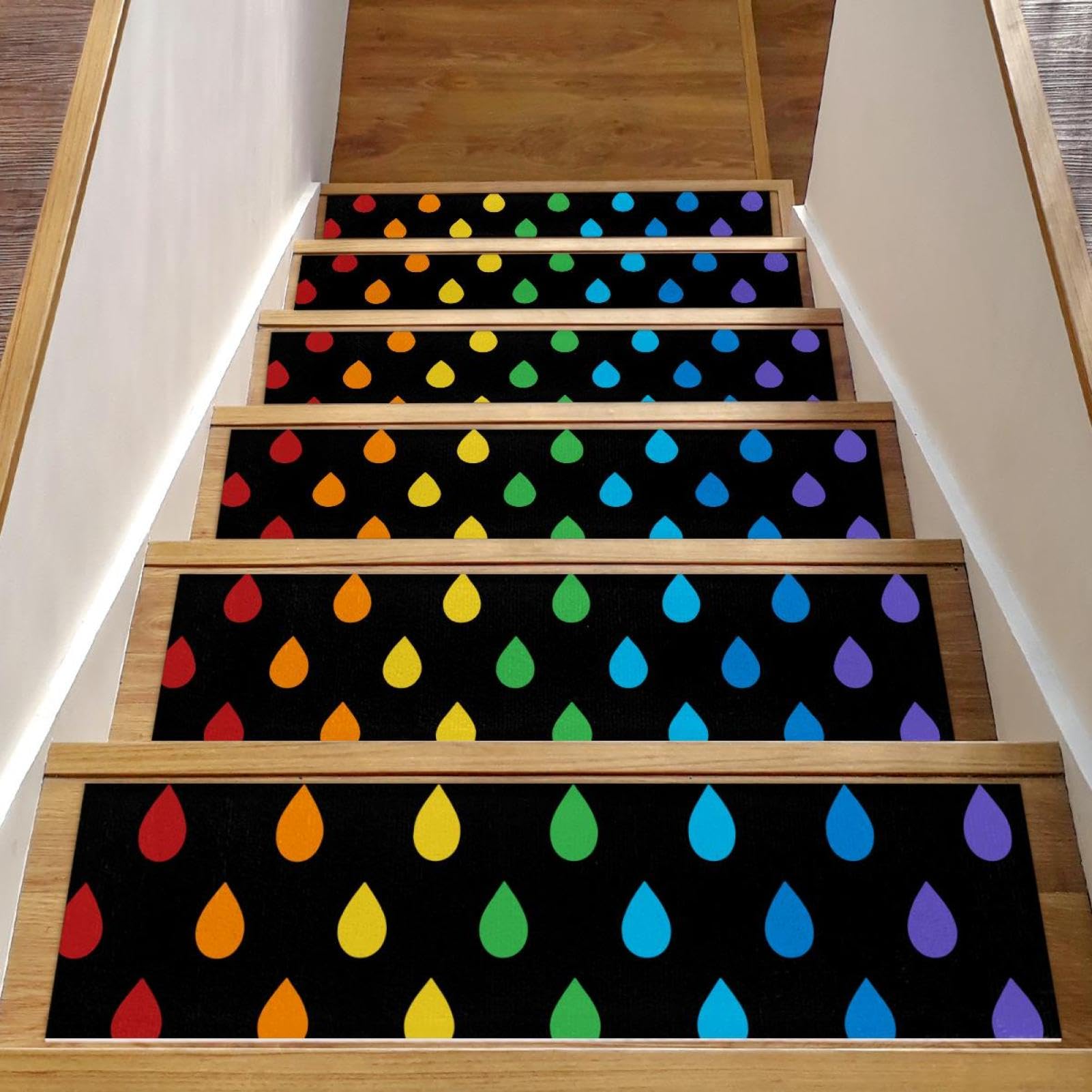 Tapis de couloir d'escalier noir à gouttes pour protéger vos marches en bois